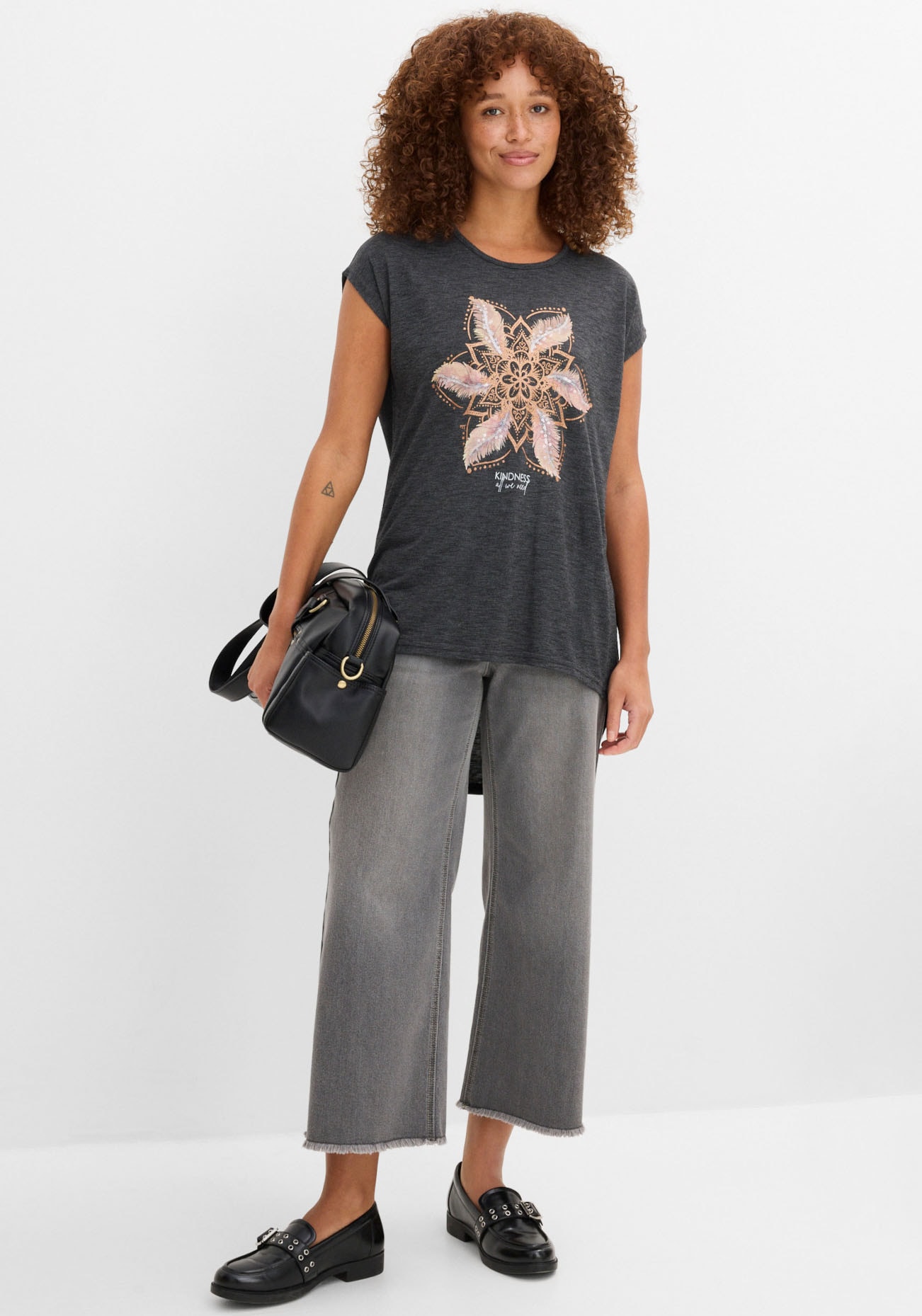 bonprix T-Shirt A-Linie, Kurzarm, aus Viskose und Polyester, mit Rundhalsausschnitt