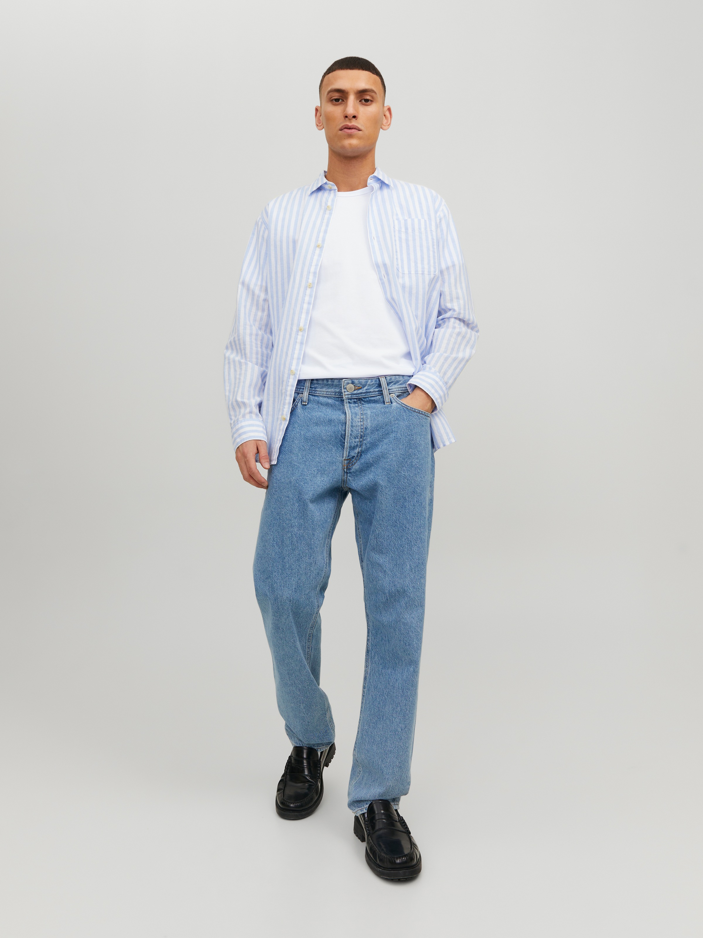 Jack & Jones T-Shirt »JJEBASIC mit schmaler Passform für jeden Tag« unifarben, modisch, schmal, Baumwollmischung, Rundhals