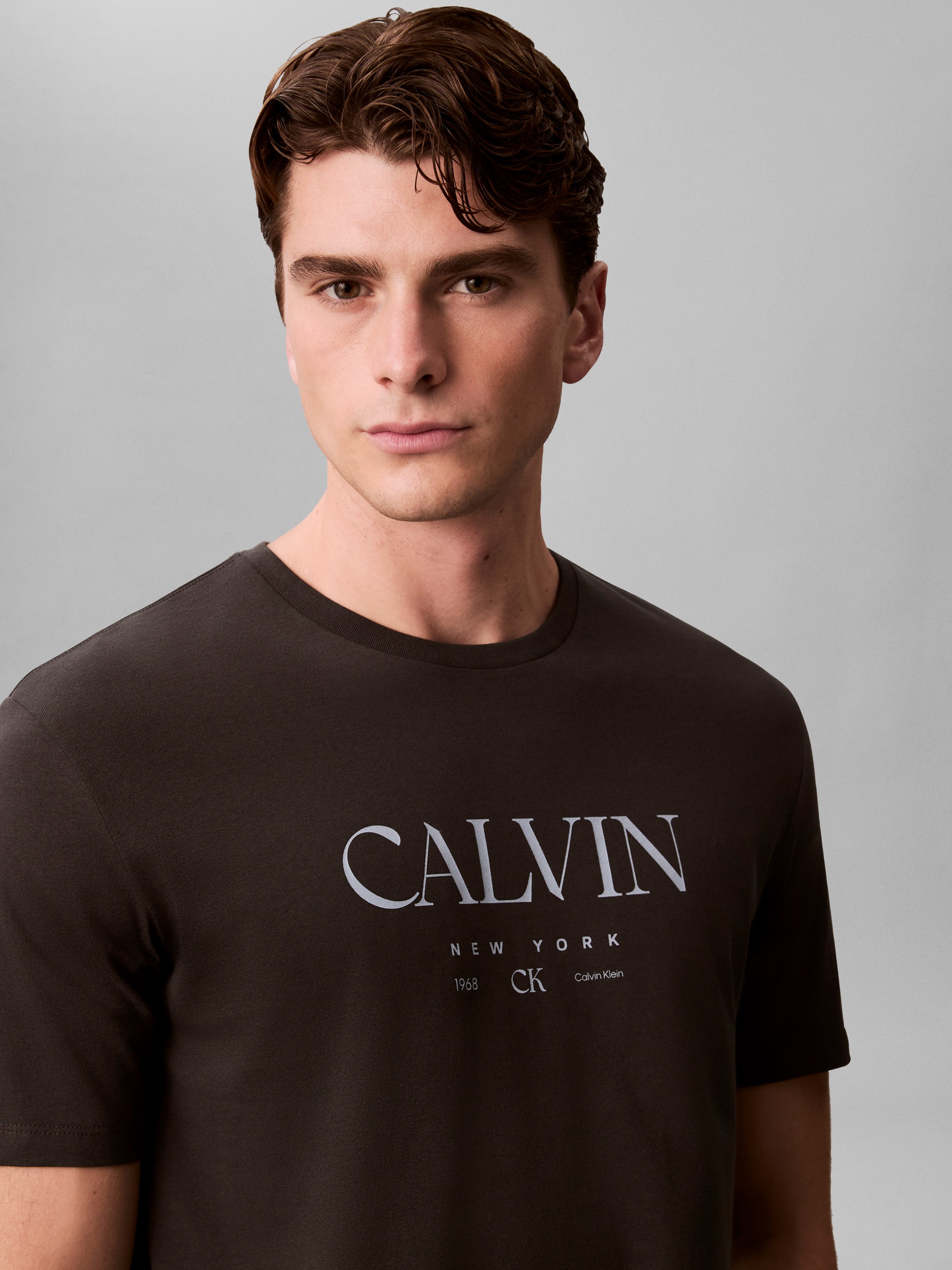 Calvin Klein T-Shirt Regular fit, mit Rundhalsausschnitt
