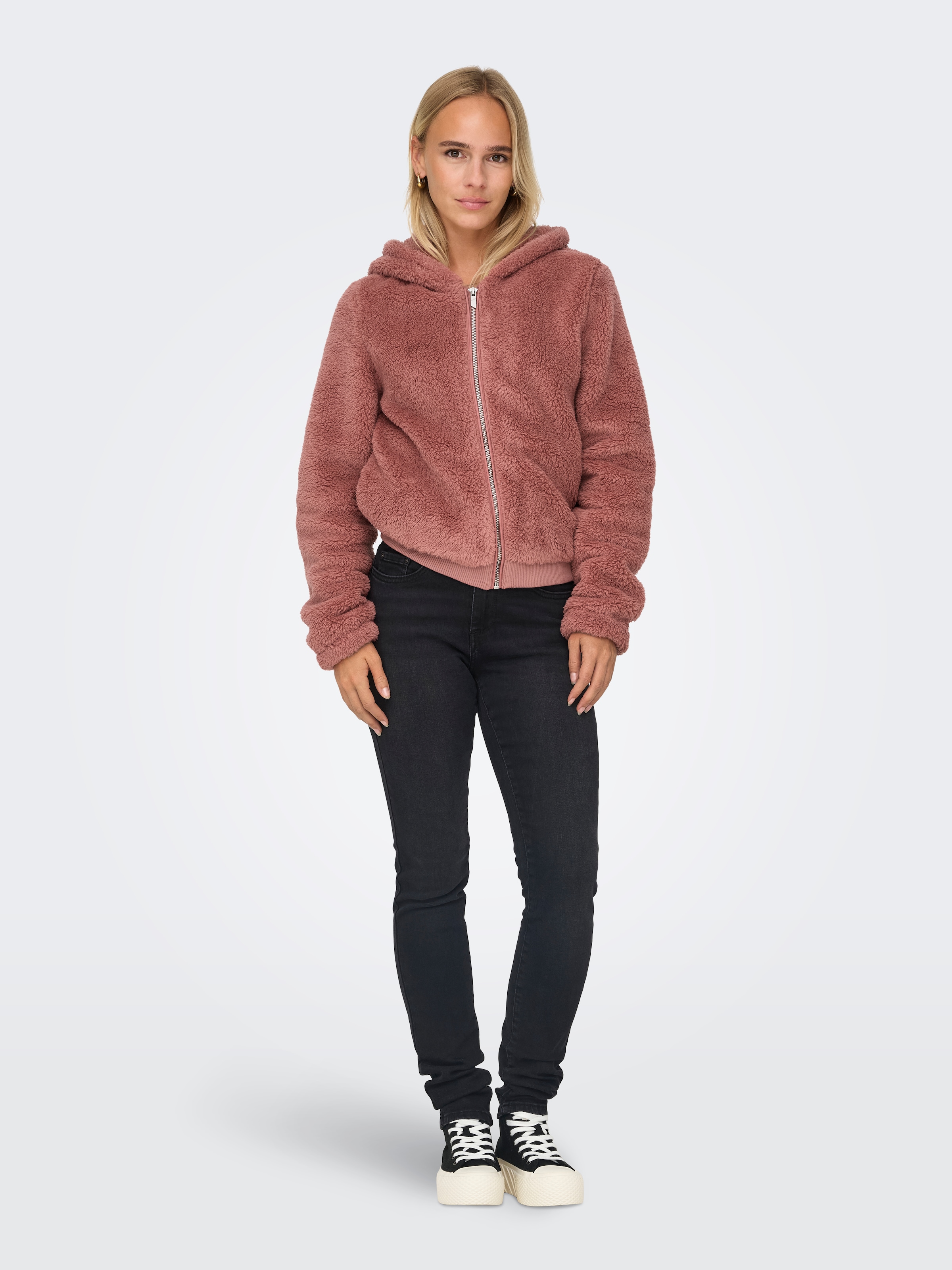 ONLY Kapuzenplüschjacke »ONLNEWANNA CONTACT SHERPA JKT OTW NOOS«, mit Kapuze