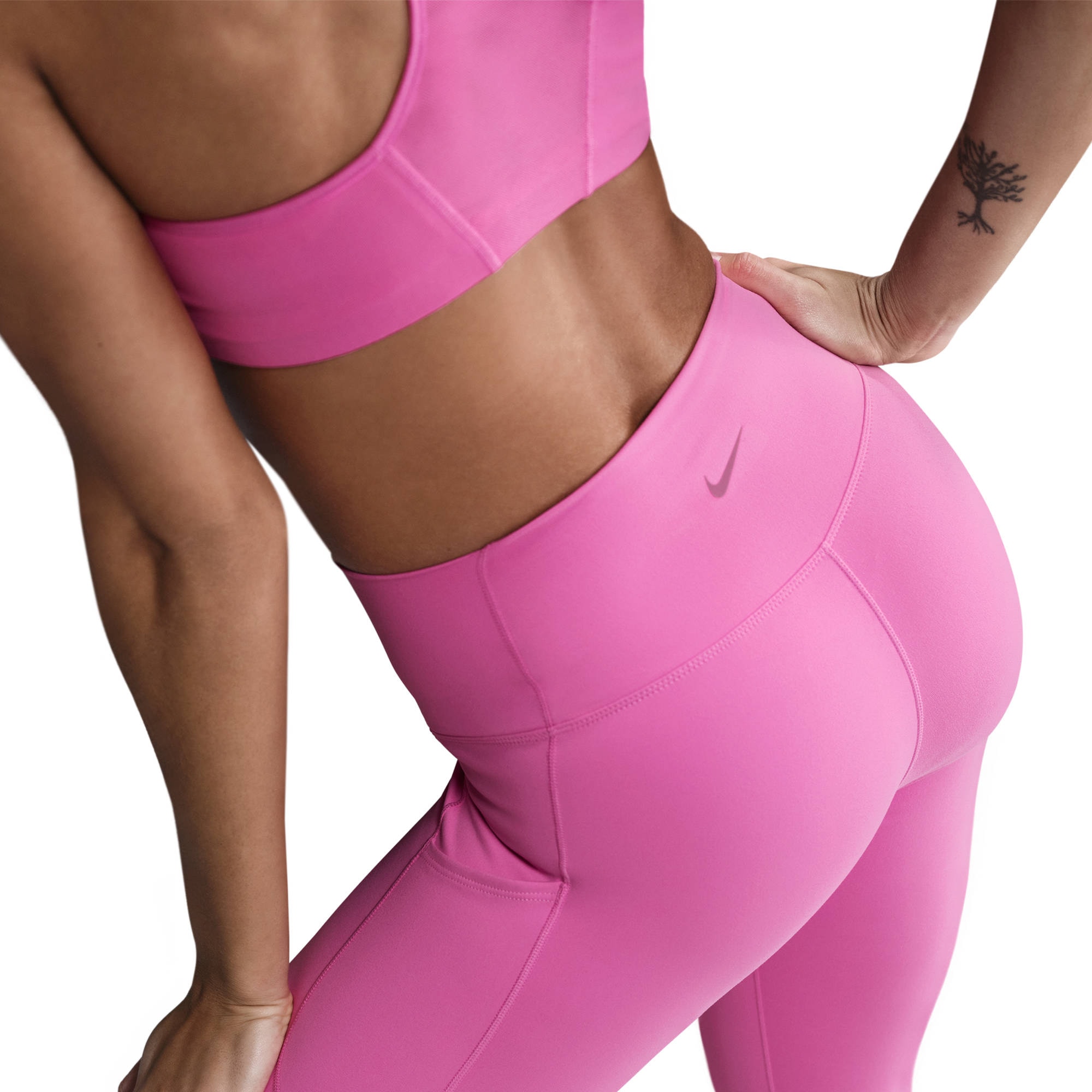 Nike Trainingstights »W NK DF ONE HR 7/8 PKT TGHT«  schnell trocknendes Material, atmungsaktiv, sportlicher Stil