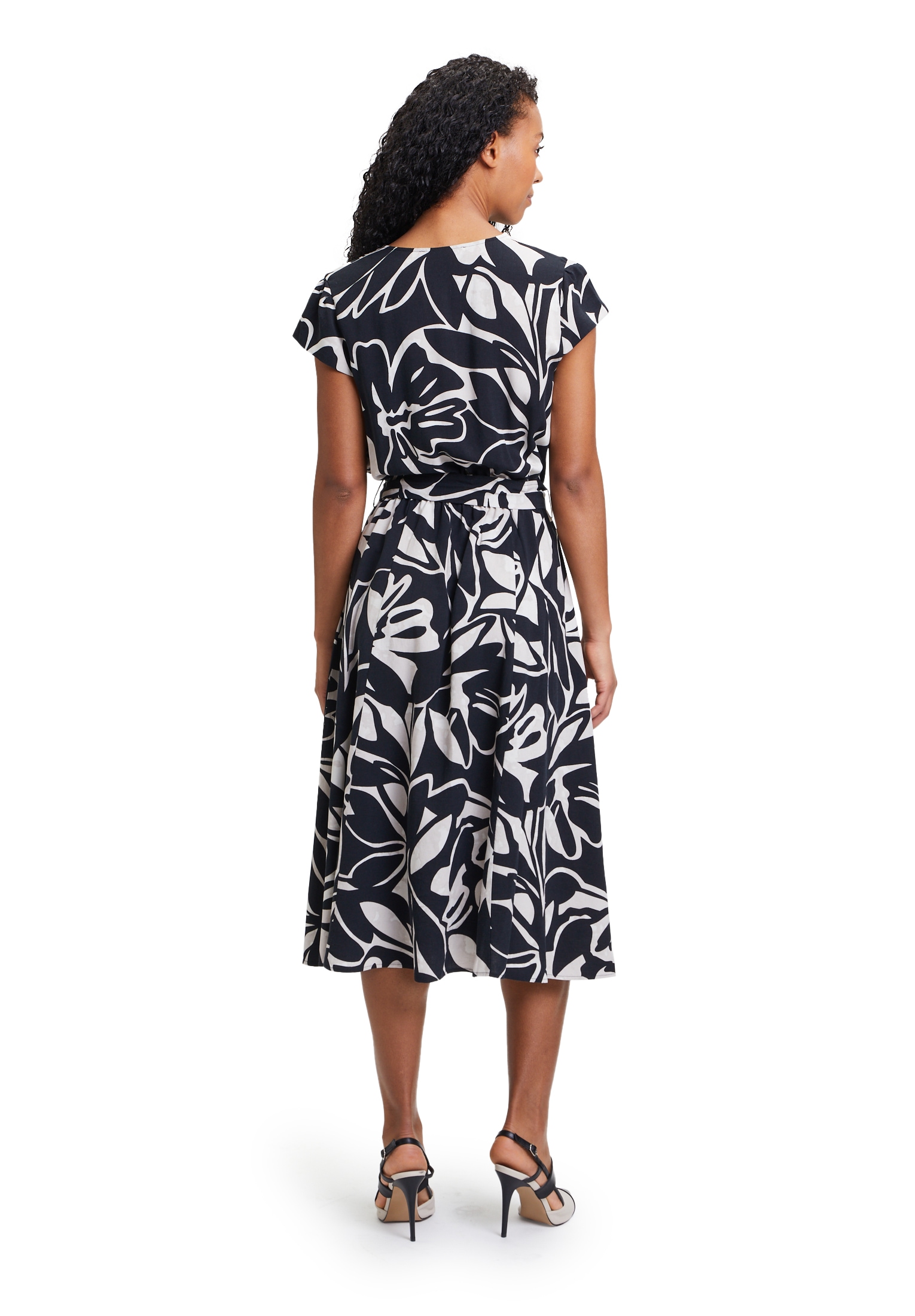 Betty&Co Midikleid »Midikleid kurzarm«