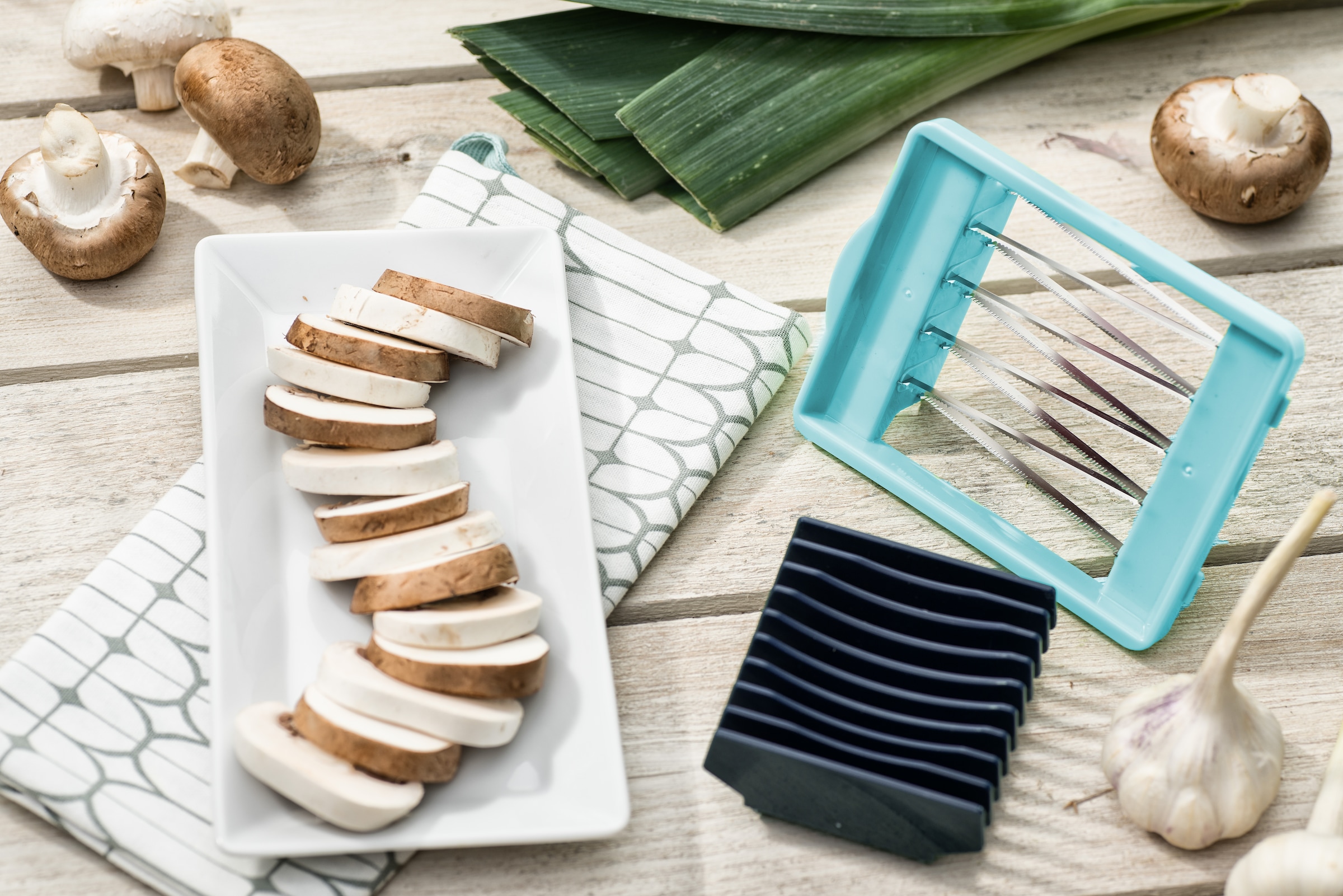 Genius Gemüseschneider »Nicer Dicer Chef, Set 15-tlg., schneiden/reiben, alles mit einem Gerät« f. Würfel, Stifte, Scheiben, Streifen, Juliettis, Spiralen u. Julienne