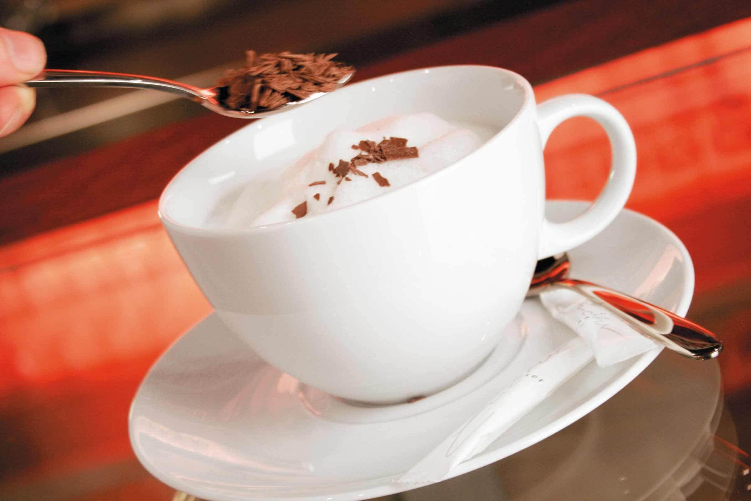 Seltmann Weiden Tasse »Milchkaffeetassen mit Untertassen VIP. 370 ml 6er Set weiß« Spülmaschinenfest, Mikrowellensicher, Ofenfest