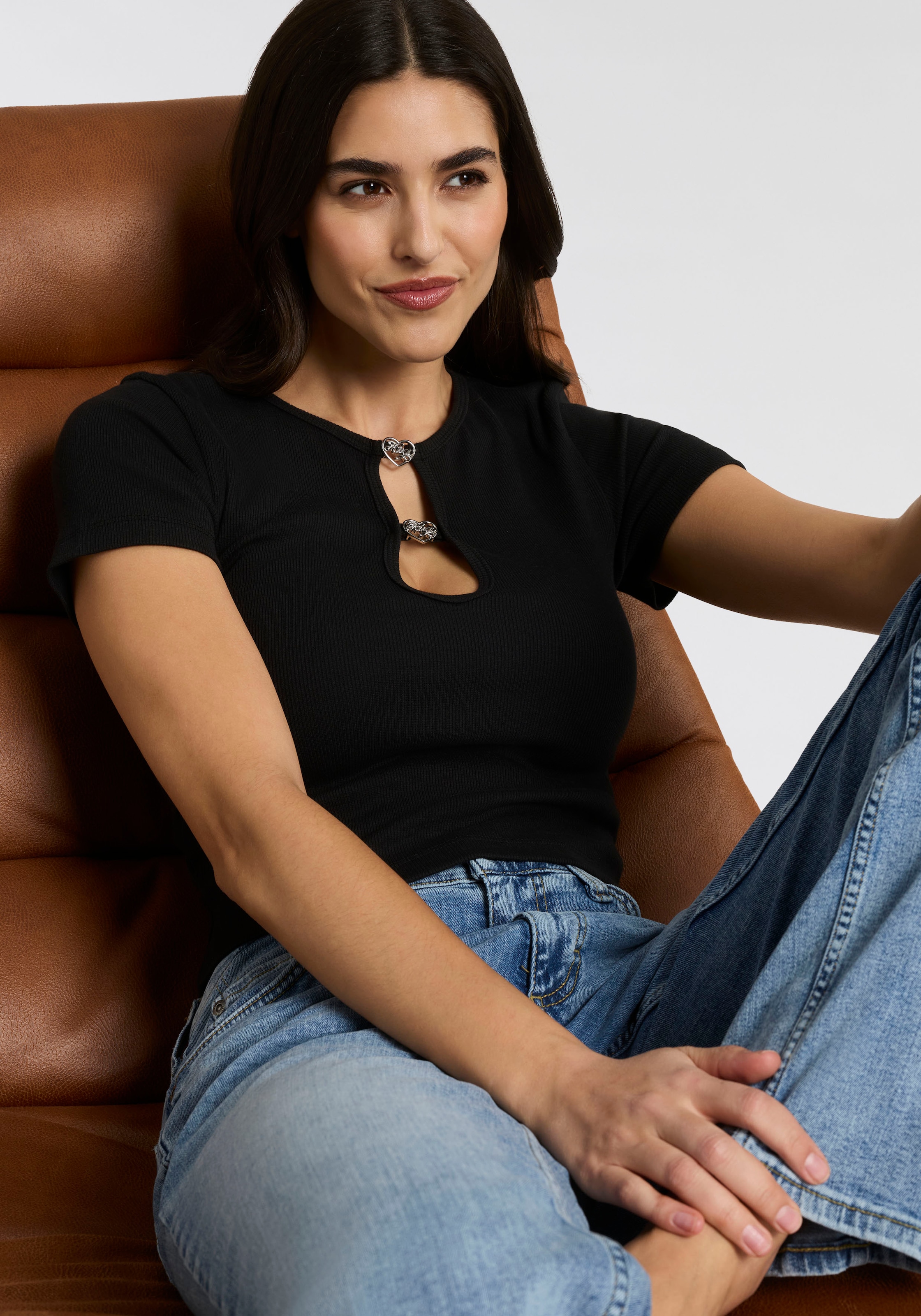 HUGO Blue Kurzarmshirt »Diheart« in gerippter Struktur, Herz-Details