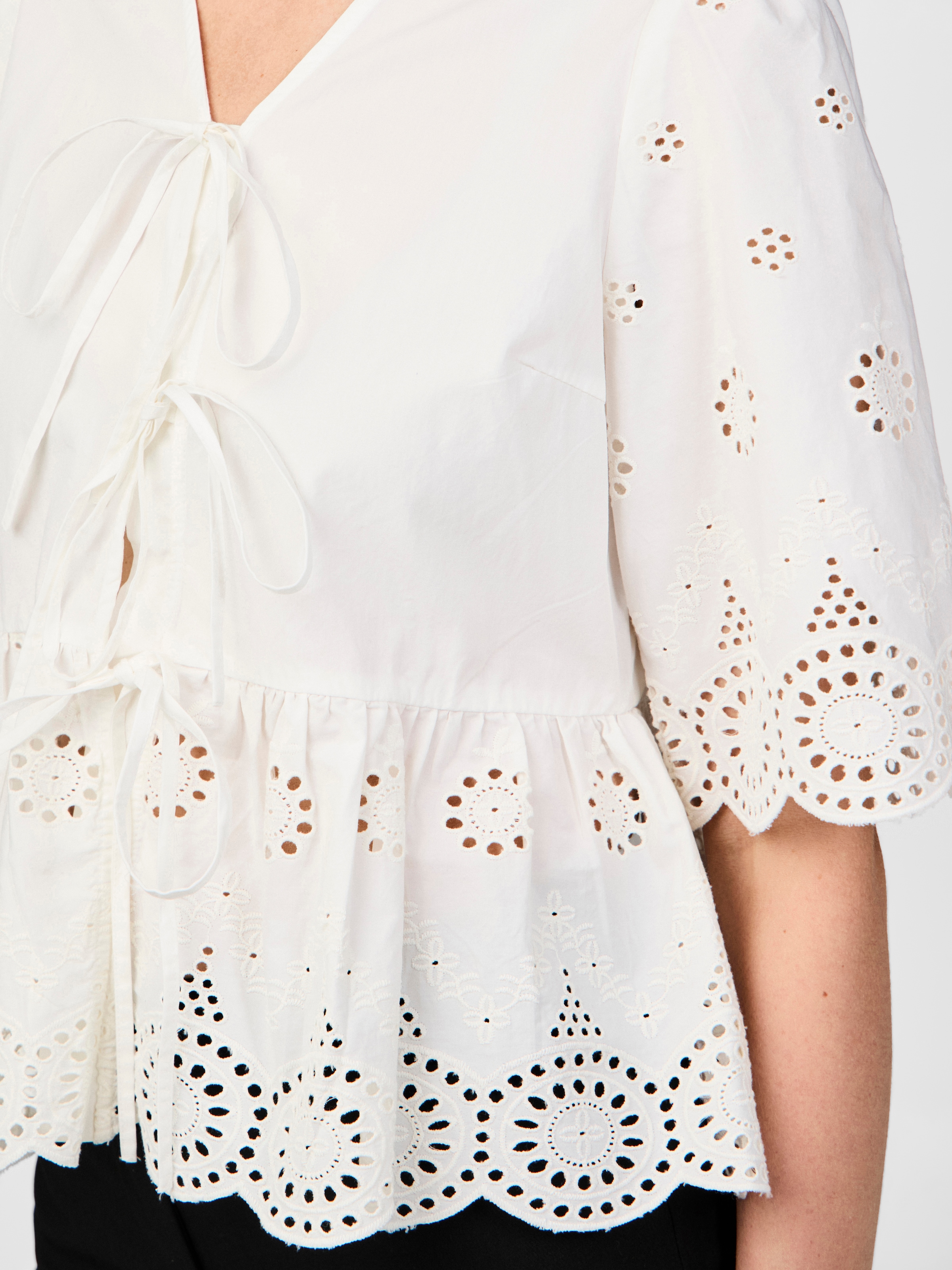 Y.A.S Spitzenbluse »YASCORNELIA 2/4 TIE TOP S. NOOS« Baumwolle, regular fit