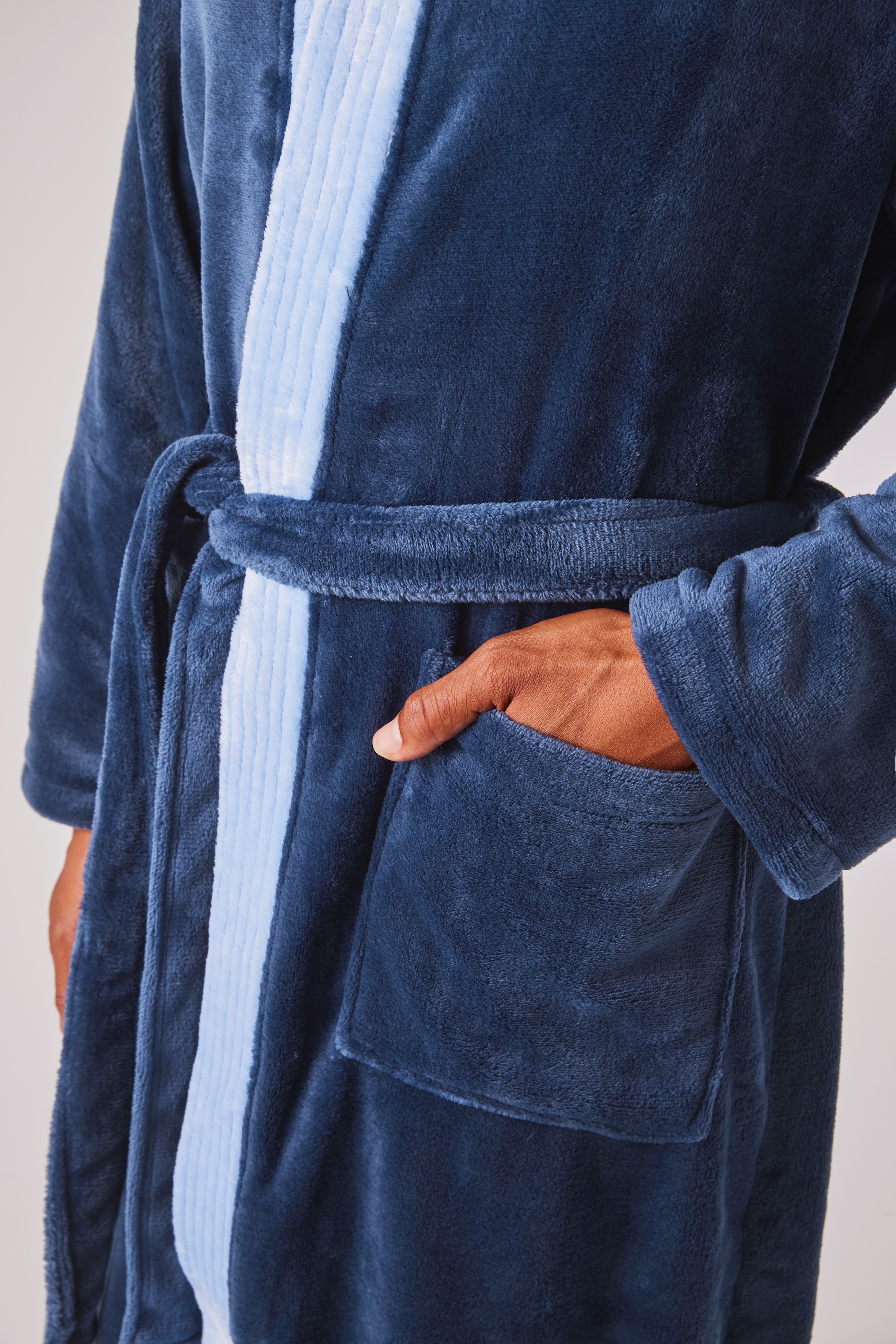 OTTO home Unisex-Bademantel »Miia, ideal für Sauna, Spa & im Urlaub« 1 Stk. weich und kuschelig, plüsch, für Damen und Herren, S-XL