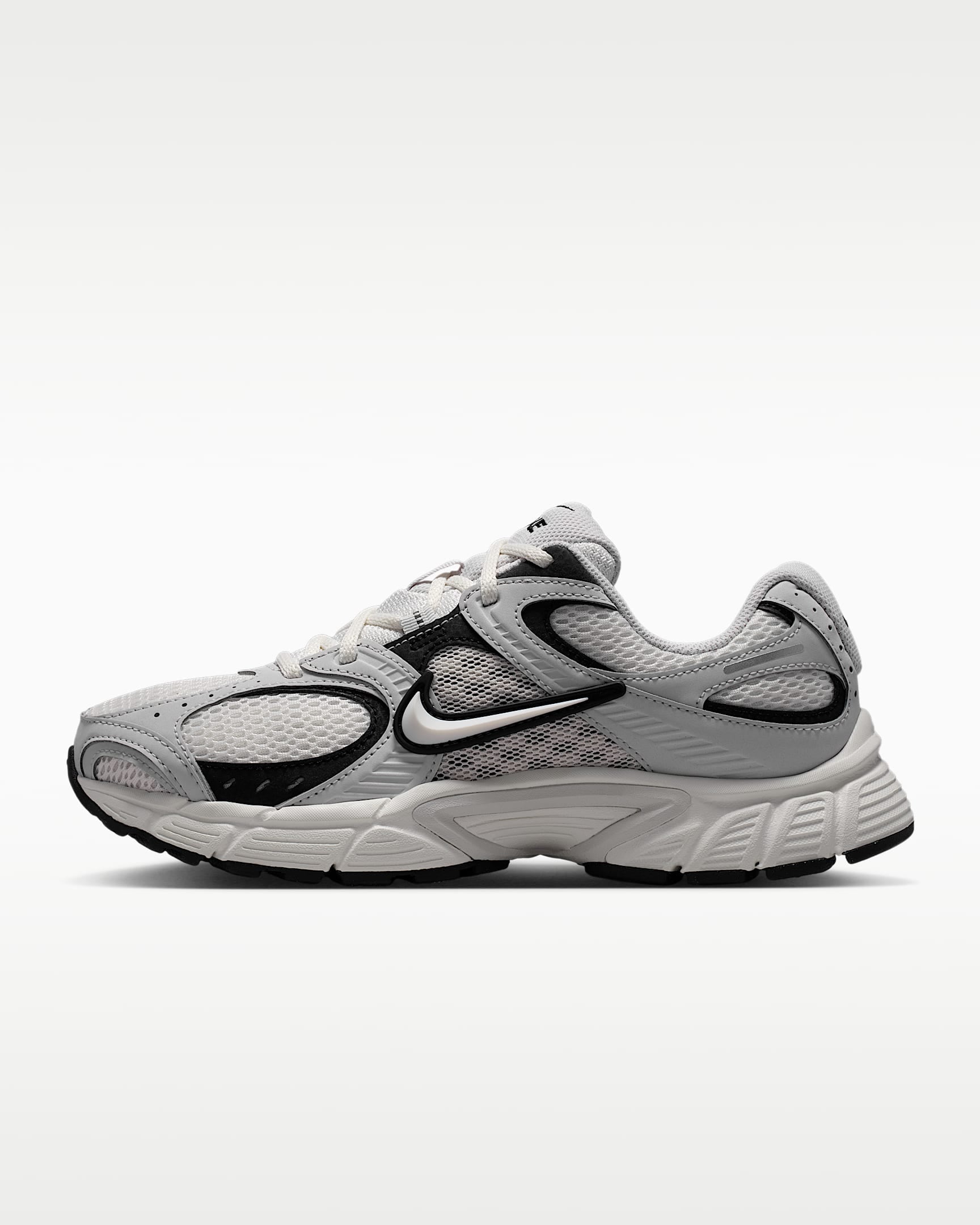 Nike Sportswear Sneaker »Nike V5 RNR«  inspiriert vom Design des Y2K Nike Vomero 5