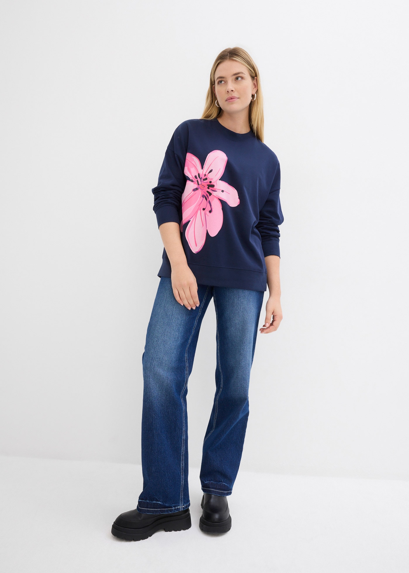bonprix Sweatshirt , Oversize-Passform, mit großem Blumendruck
