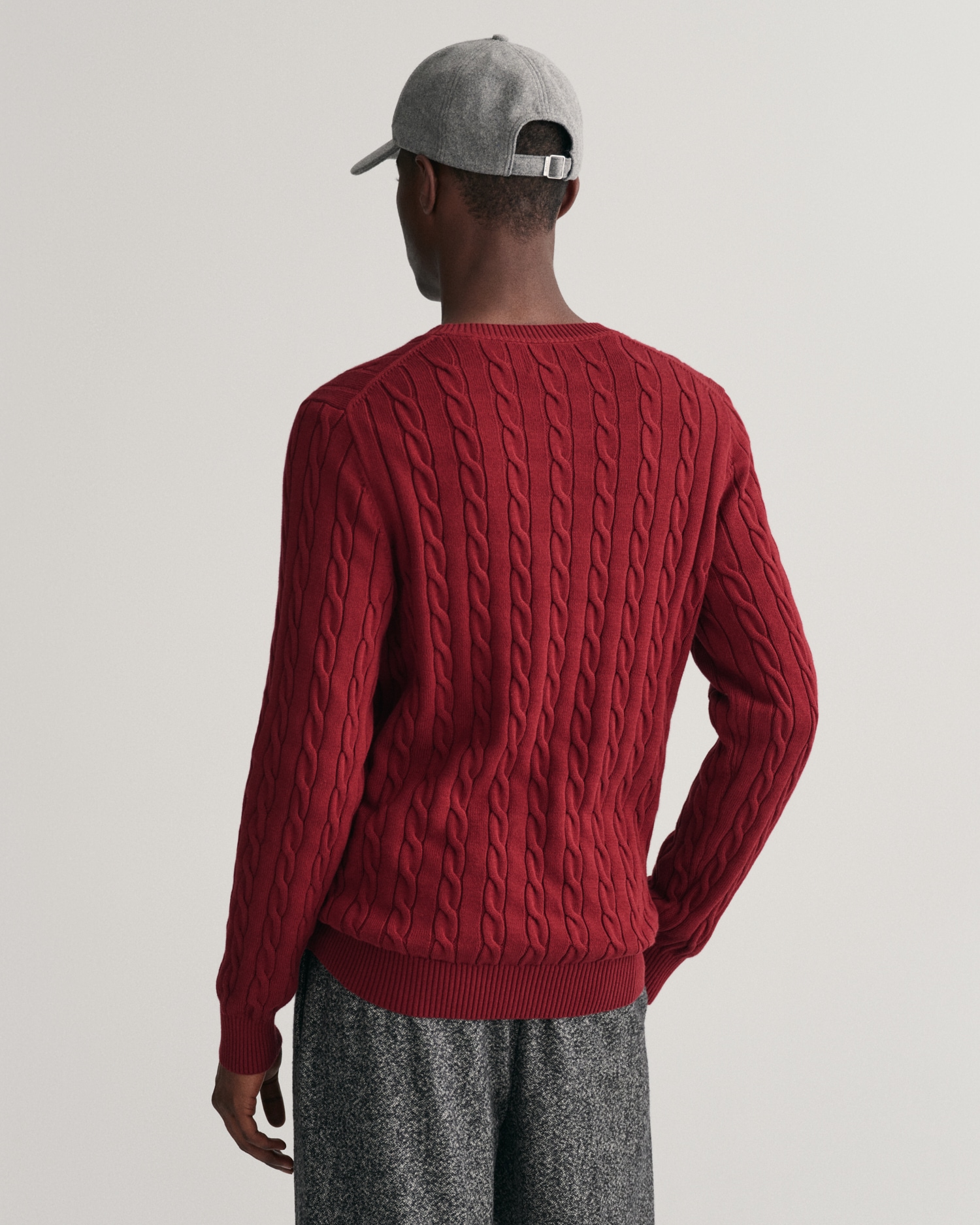 Gant Strickpullover »COTTON CABLE C-NECK«, mit Wappen-Logostickerei auf der Brust