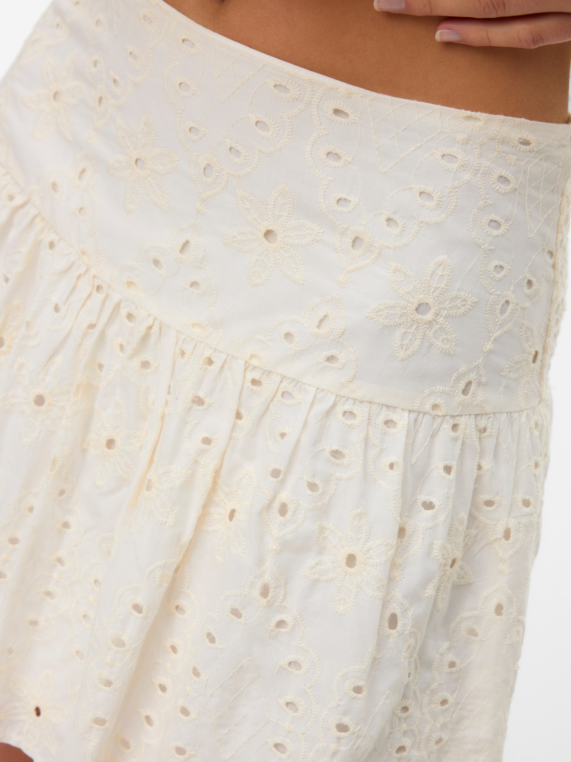 Vero Moda Minirock »VMHAY HW SHORT SKIRT« Baumwolle, Stickerei, hinten mit elastischem Bündchen