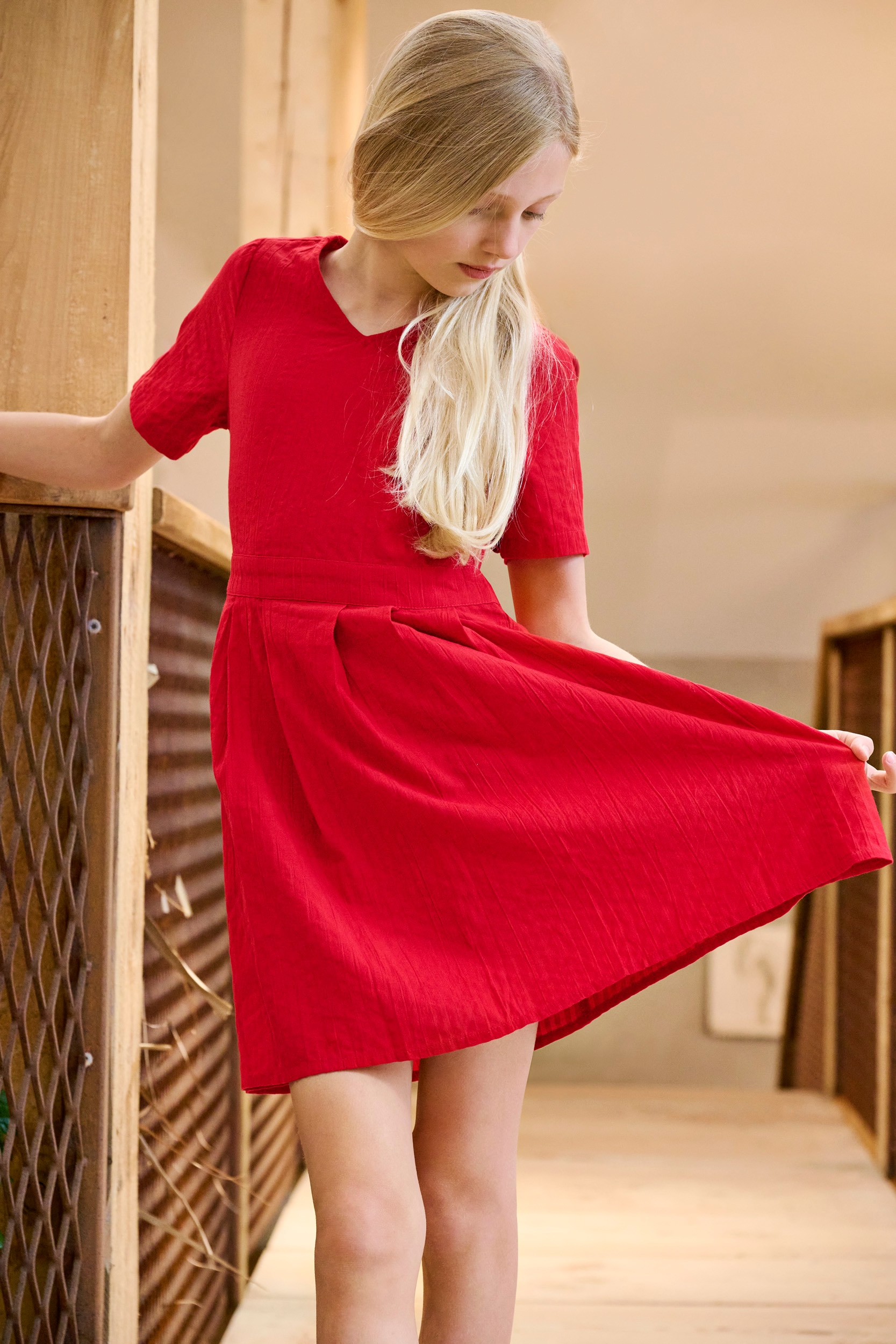 KIDS ONLY Sommerkleid »KOGSTINNA SS HEART DRESS WVN« 1 tlg. mit tollem Cut-Out Detail im Rücken