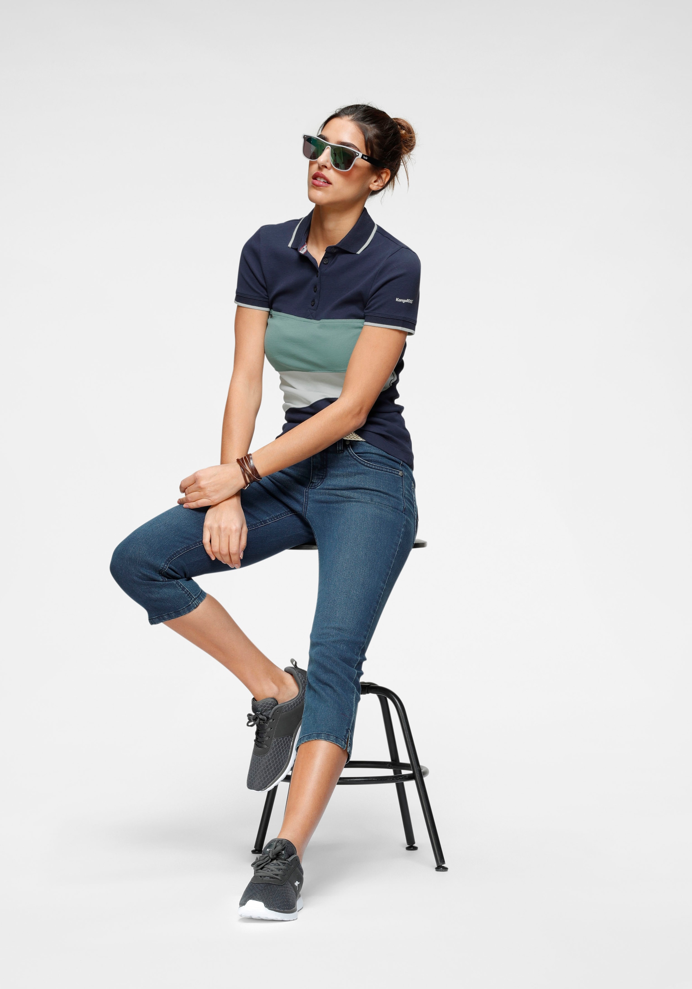 KangaROOS Poloshirt, Kurzarm, figurbetonter Schnitt, Colourblocking-Optik, Polokragen