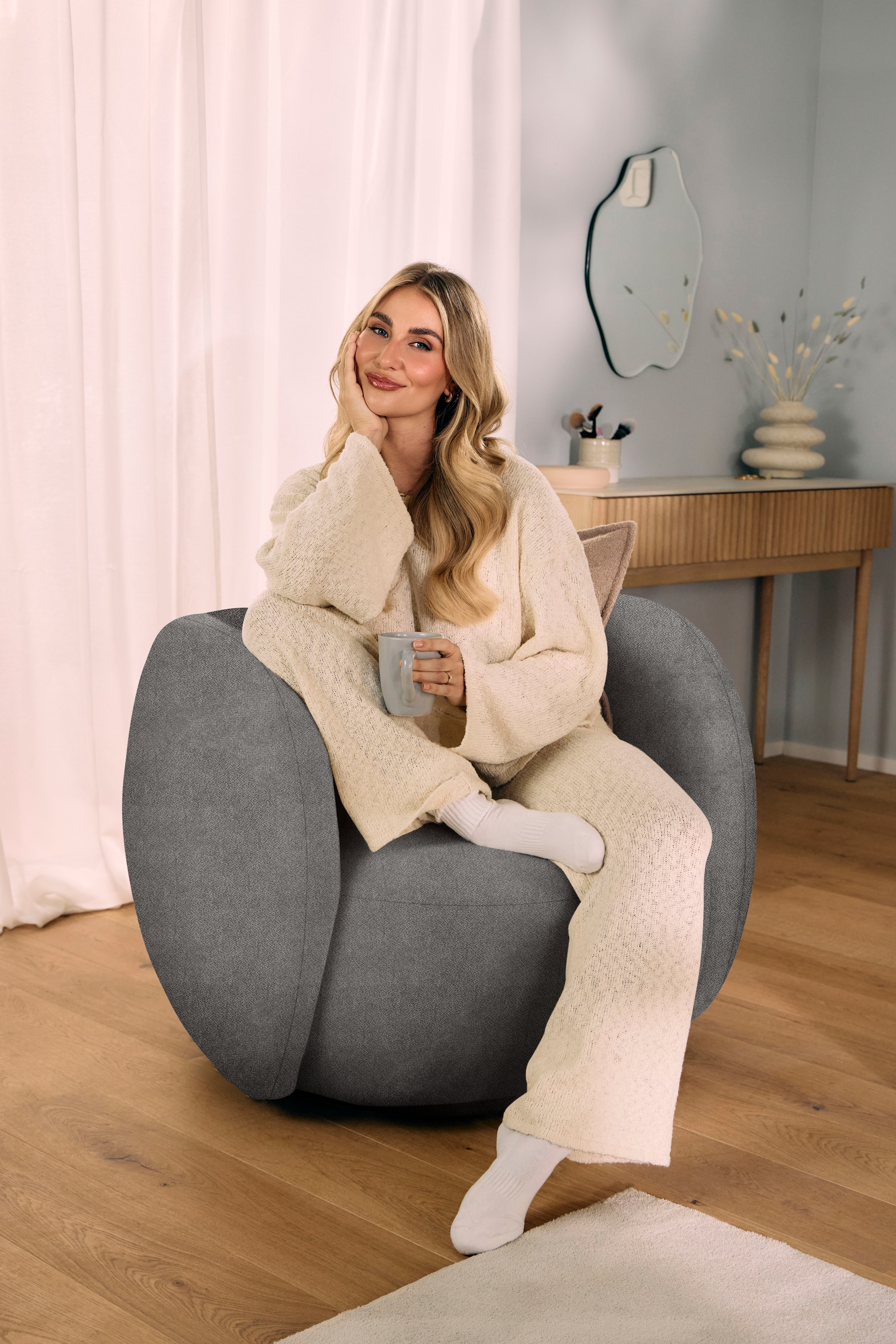 homsy by Ana Johnson Sessel »Pebbla, exklusiver, formschöner Designsessel, Drehsessel« Mit oder ohne Drehfunktion, in Luxus-Microfaser oder Chenille