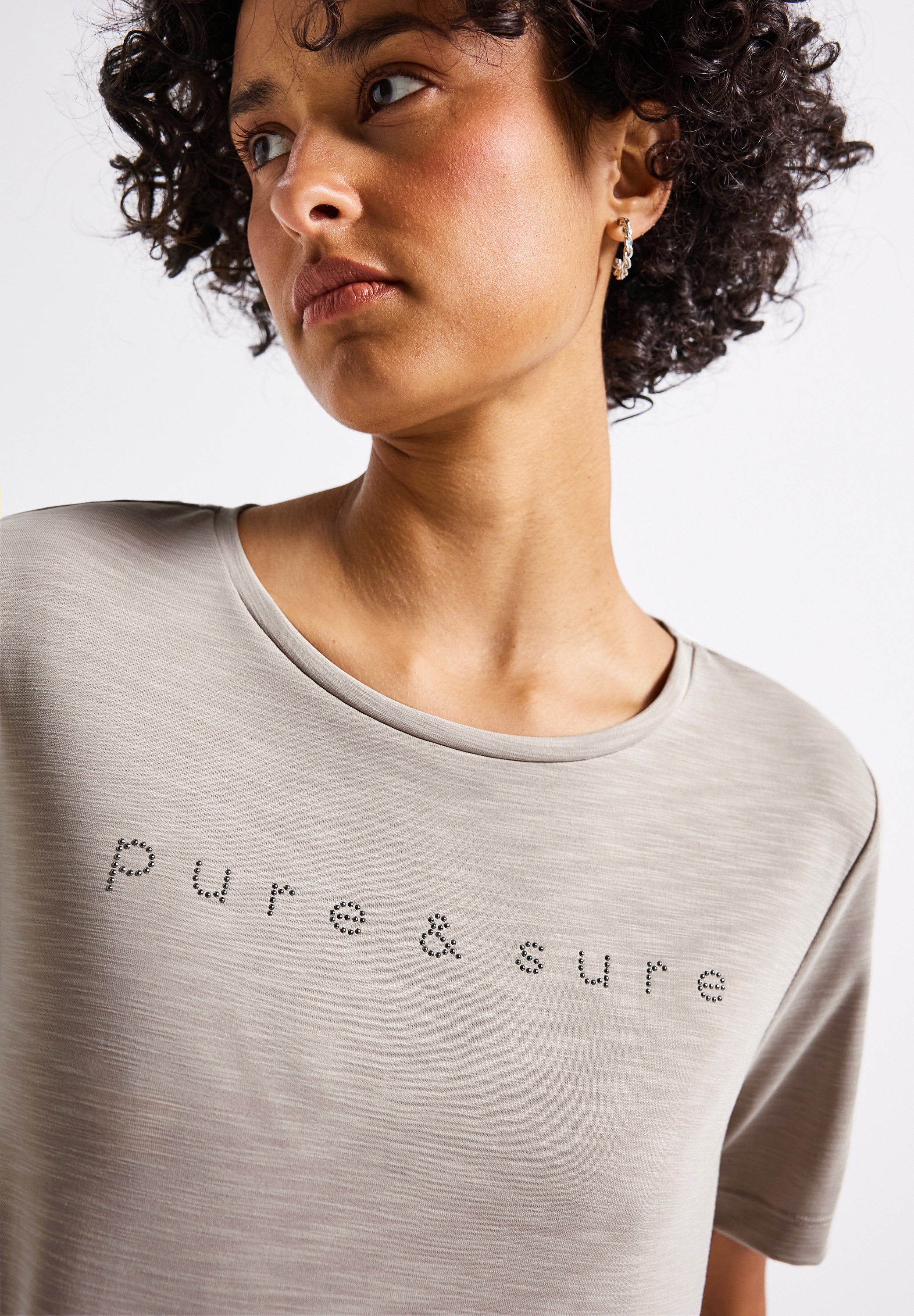 STREET ONE T-Shirt, mit Wording und Schmucksteinen