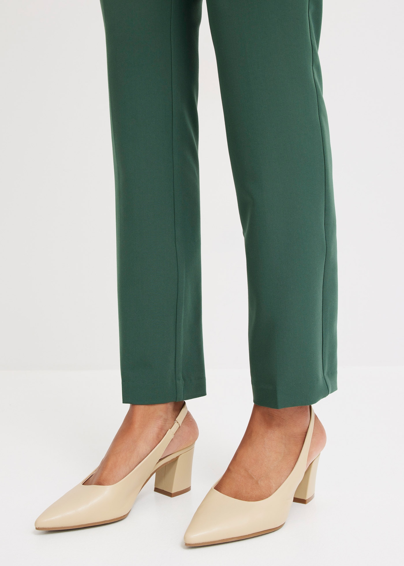 bonprix Hosenanzug »Hosenanzug 2-tlg« Set, 2 tlg. regular fit Regular Fit, mit Elasthan-Anteil, verschiedene Konfektionsgrößen
