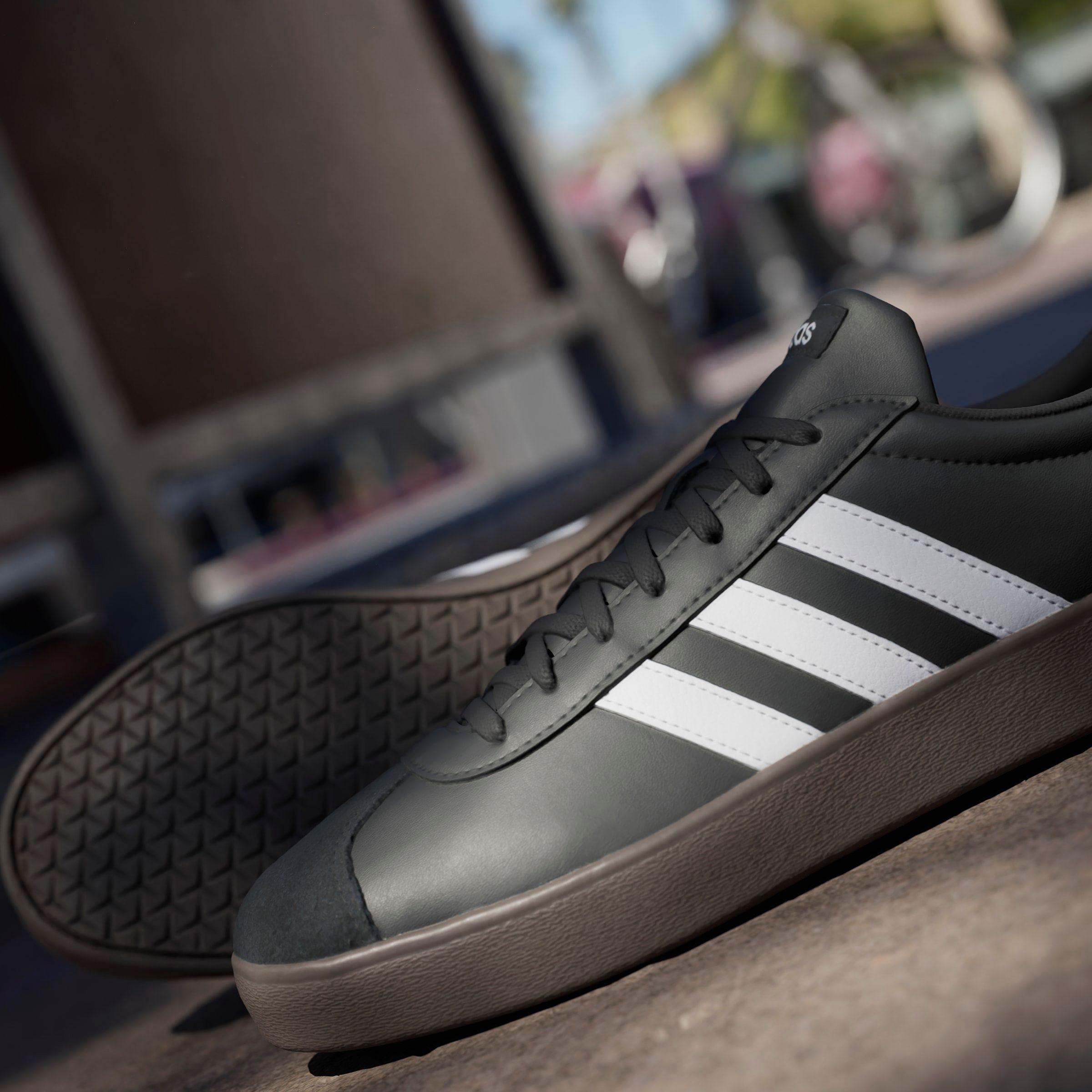 adidas Sportswear Sneaker »VL COURT BASE«, Design auf den Spuren des adidas Samba