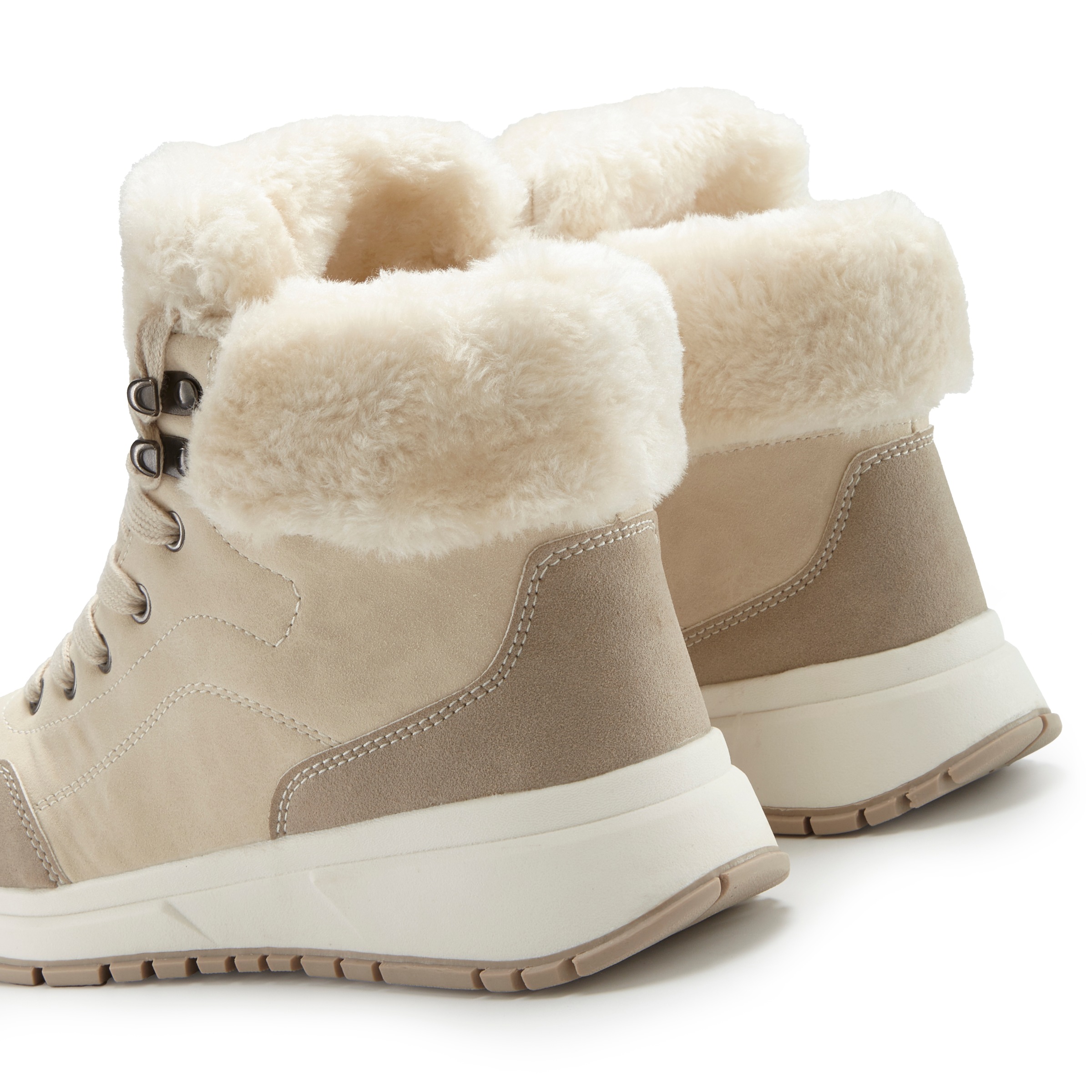 LASCANA Winterstiefelette »High Top Sneaker, Schnürschuh, Boots, Stiefelette«, aus wasserabweisendem Material mit Warmfutter VEGAN