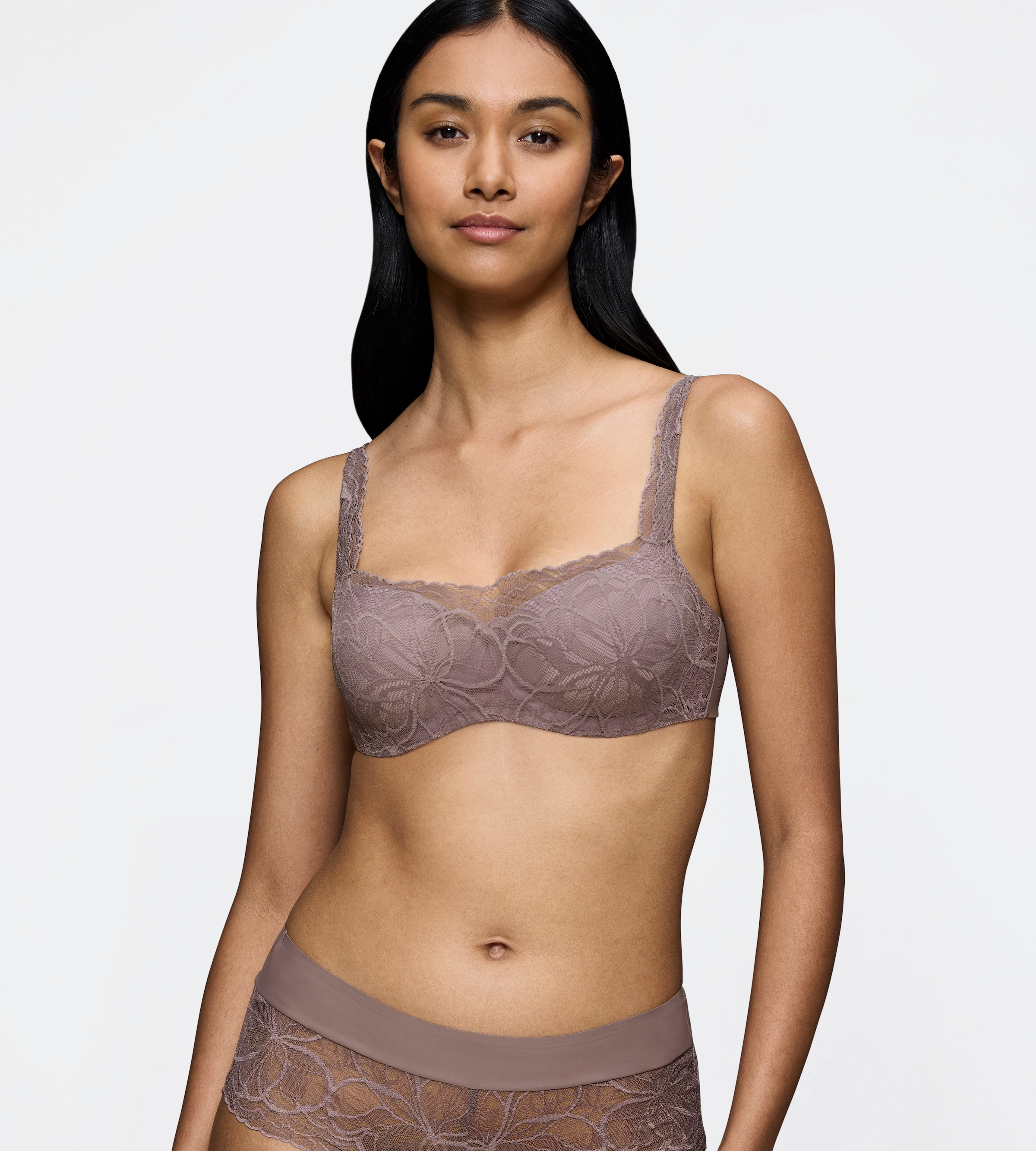 Triumph Balconette-BH »Body Make-Up Illusion Lace« Komfort Bügel, gepolstert, weiche Spitze