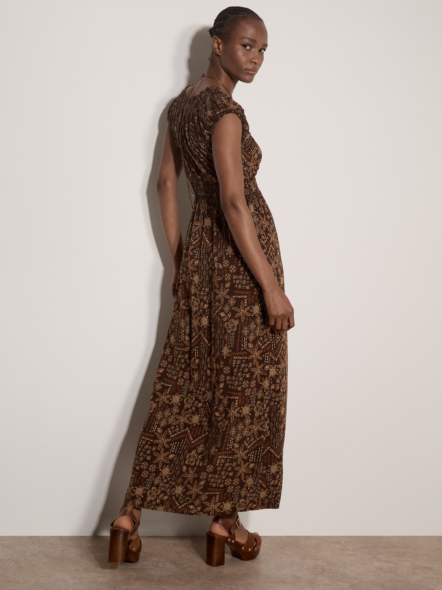 Apricot Maxikleid »Maxikleid« Smokarbeit