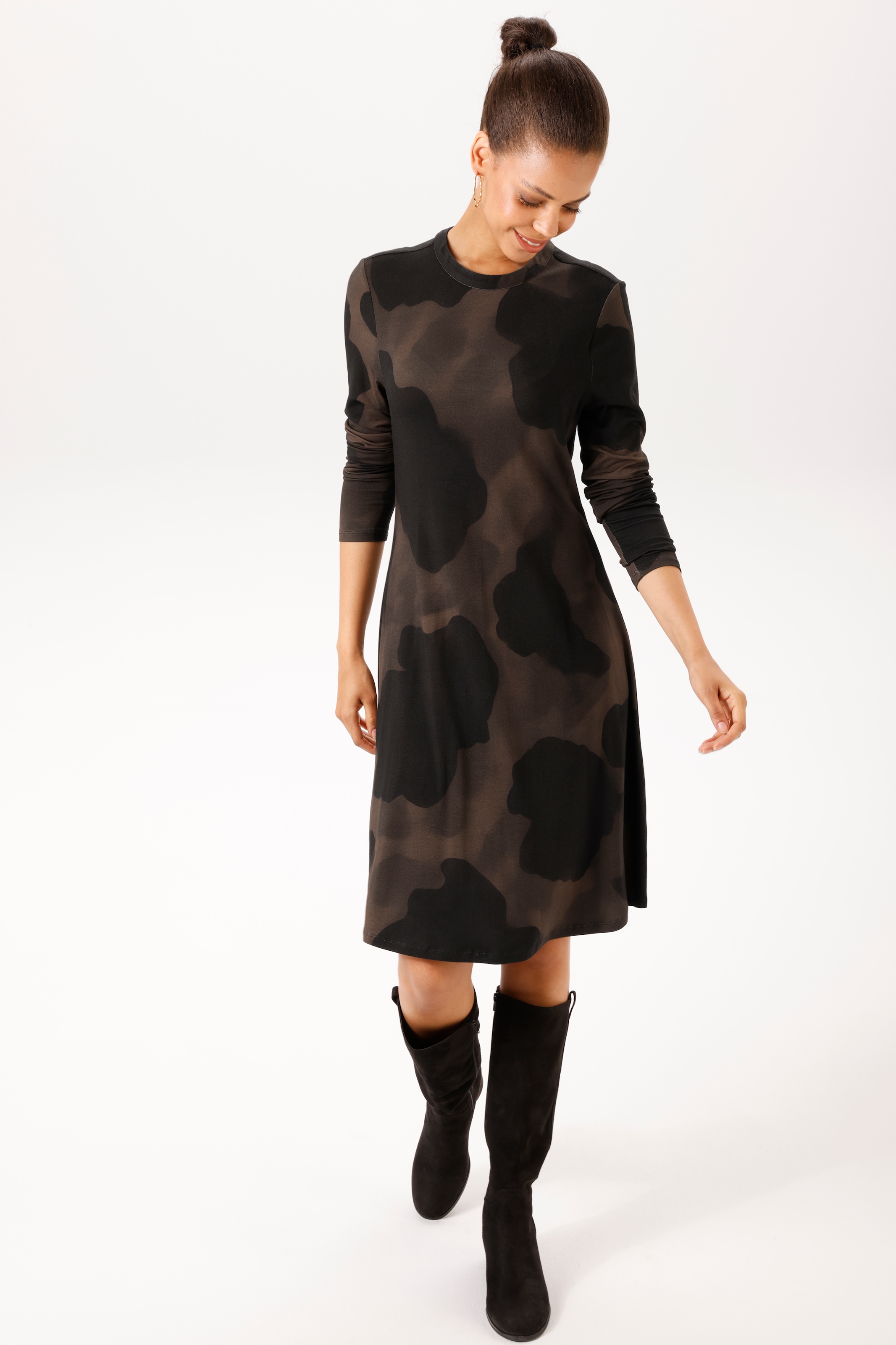 Aniston CASUAL Jerseykleid mit großflächigen, grafischen Druck im Batik-Look - NEUE KOLLEKTION