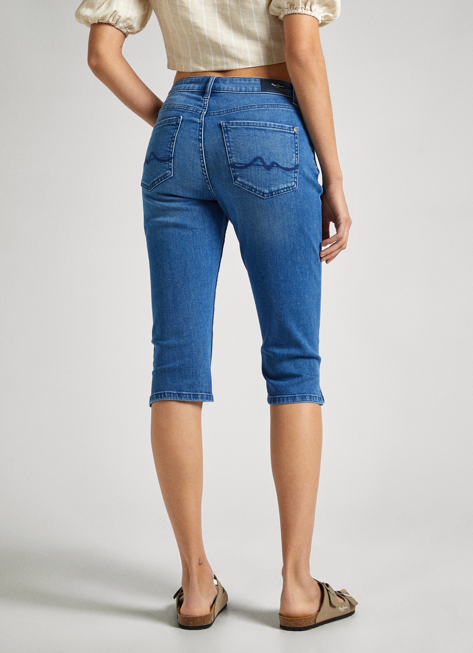 Pepe Jeans Caprijeans »SKINNY CROP«, mit kleinen Schlitzen