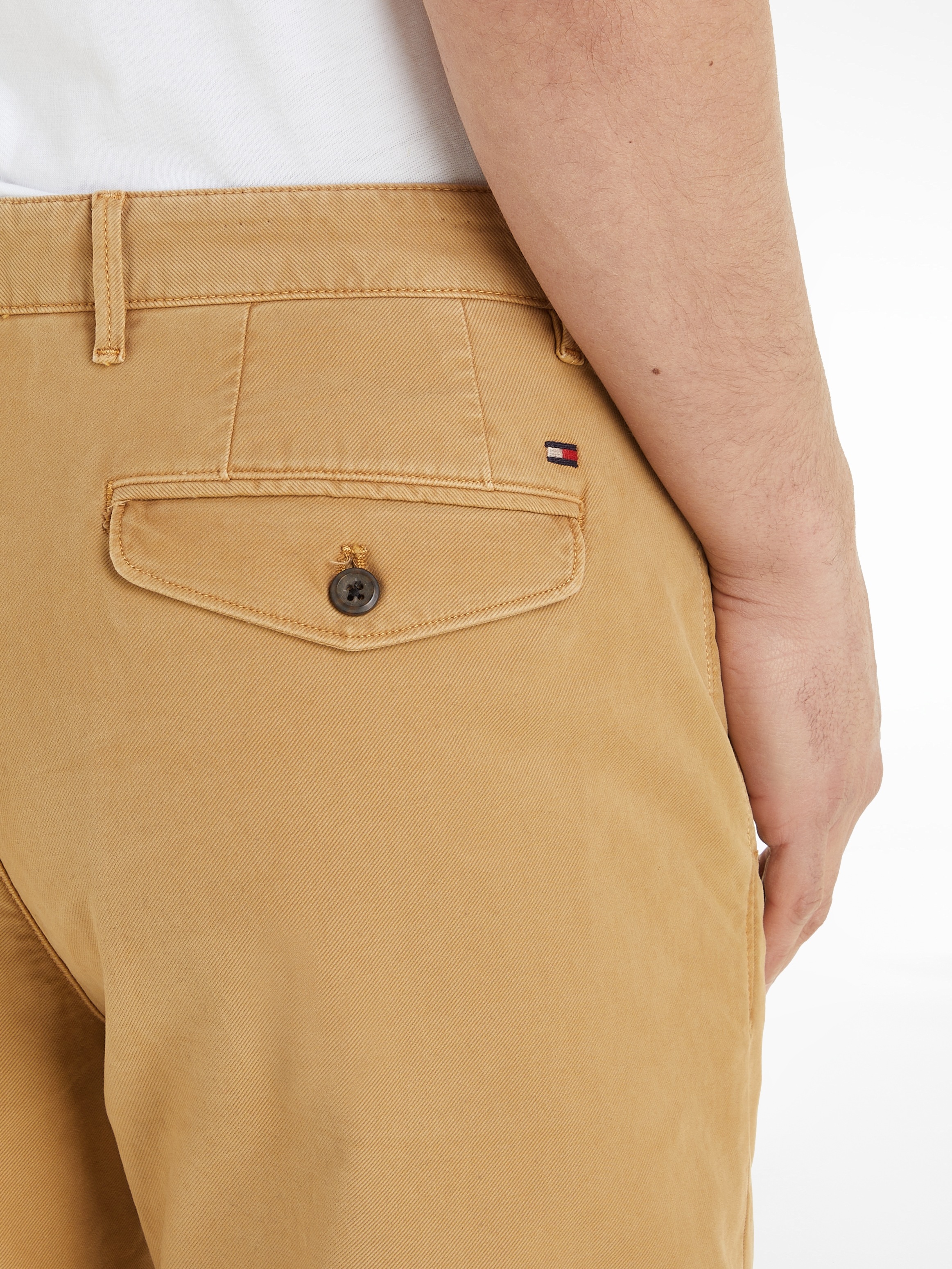 Tommy Hilfiger Chinohose »CHINO CHELSEA GABARDINE GMD«, mit Logostickerei auf der Hintertasche