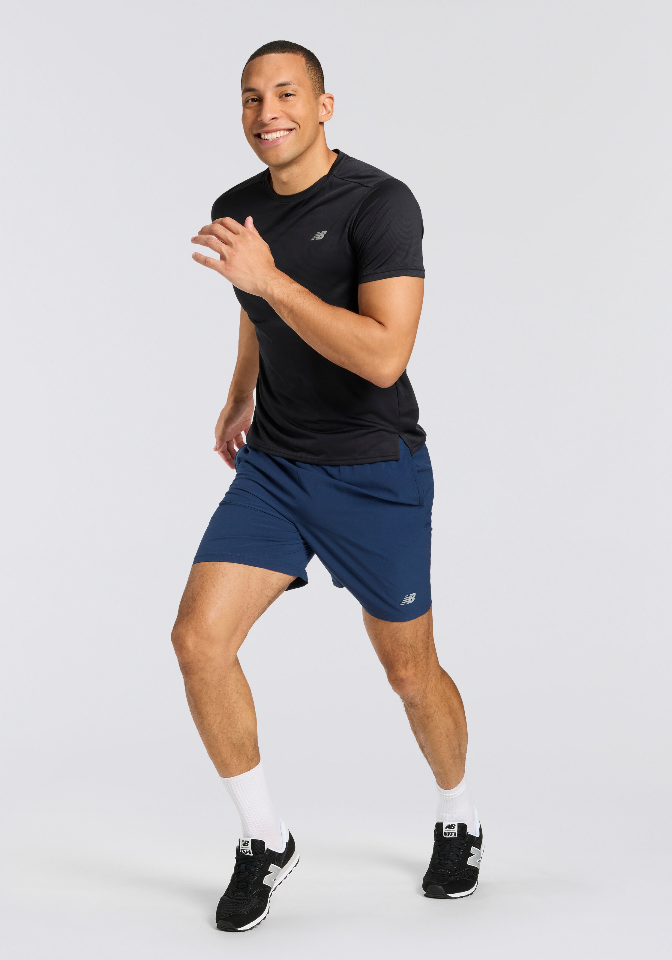 New Balance Laufshirt »Sport Essentials T-Shirt«, mit Streifendesign