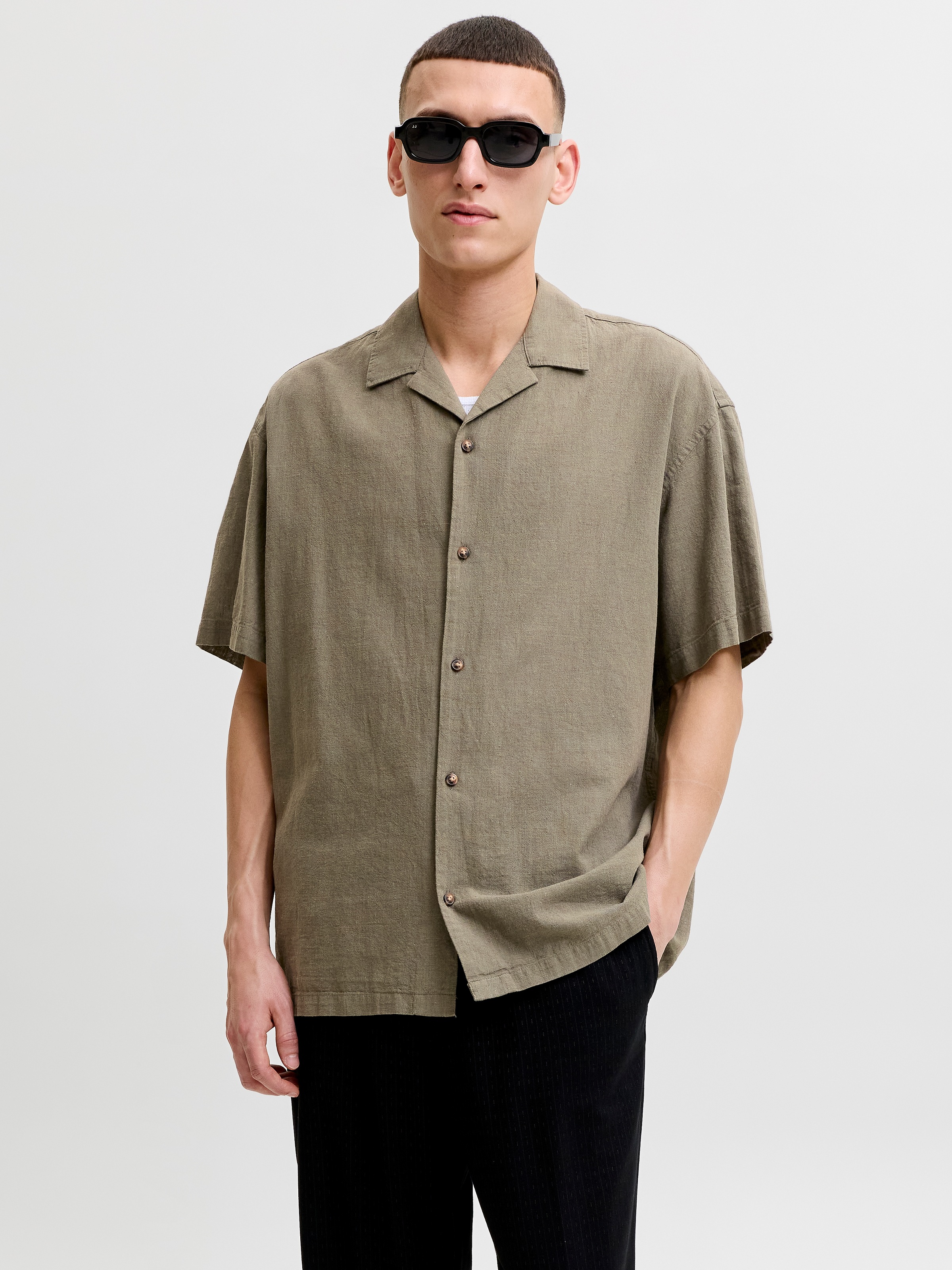 Jack & Jones Kurzarmhemd »JJESUMMER LINEN BLEND RESORT SHIRT SS SN« Baumwollmischung, relaxed fit