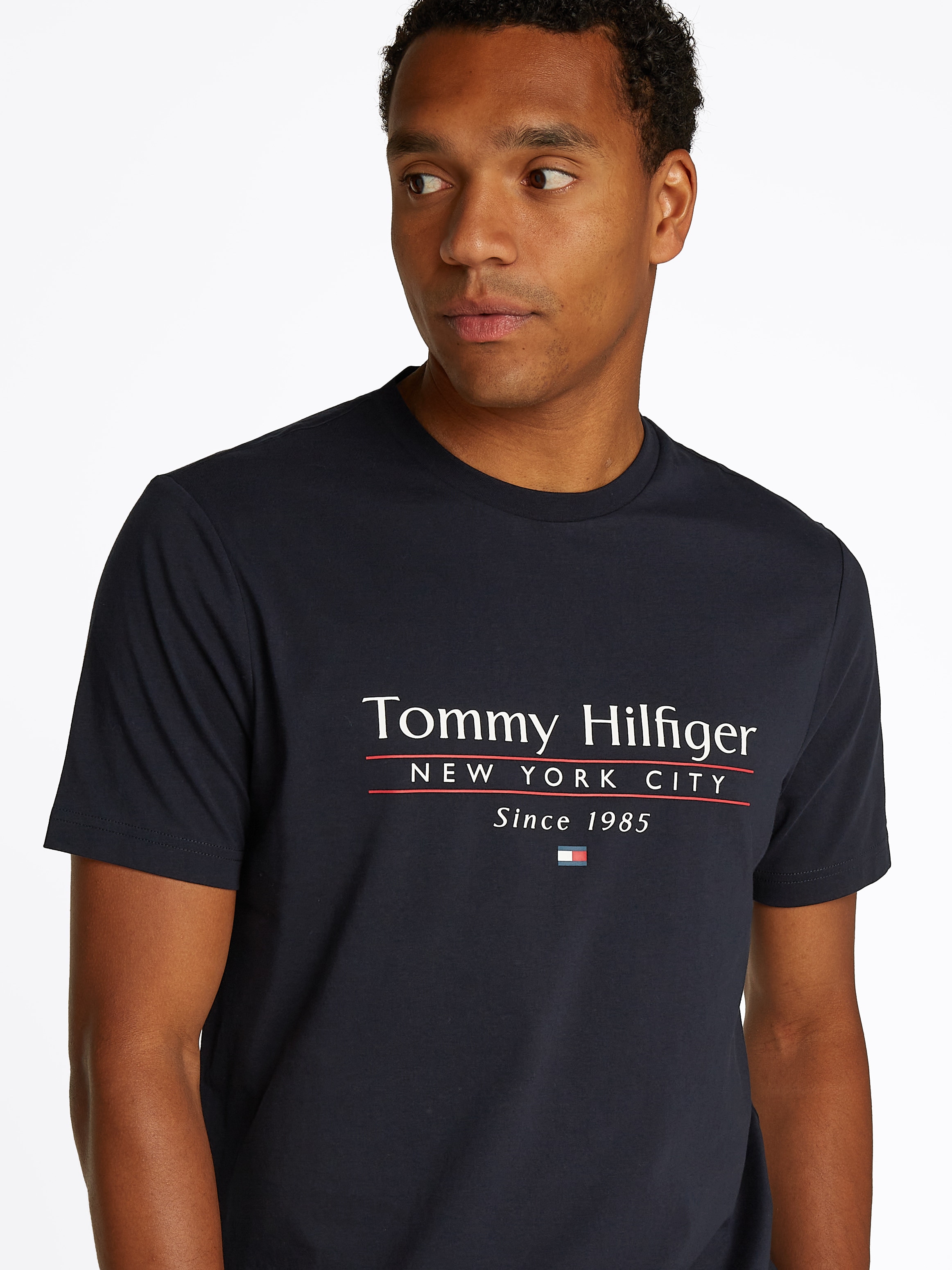Tommy Hilfiger T-Shirt »HILFIGER CENTER STACK TEE«, mit großem Schriftprint