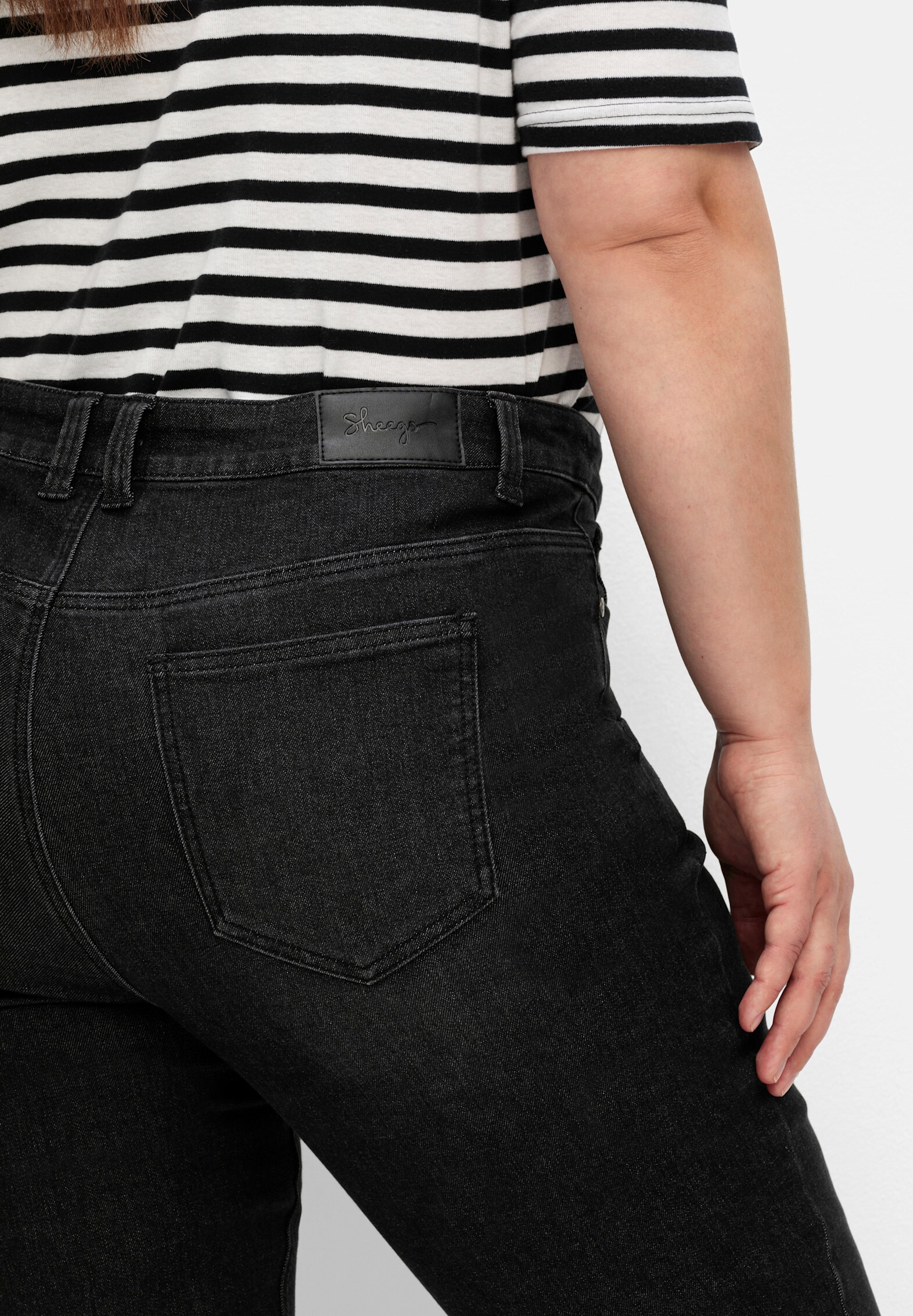 Sheego 5-Pocket-Jeans »Stretch-Jeans Gerade Jeans mit TruTemp365® Fasern« mit funktionellen TruTemp365® Fasern