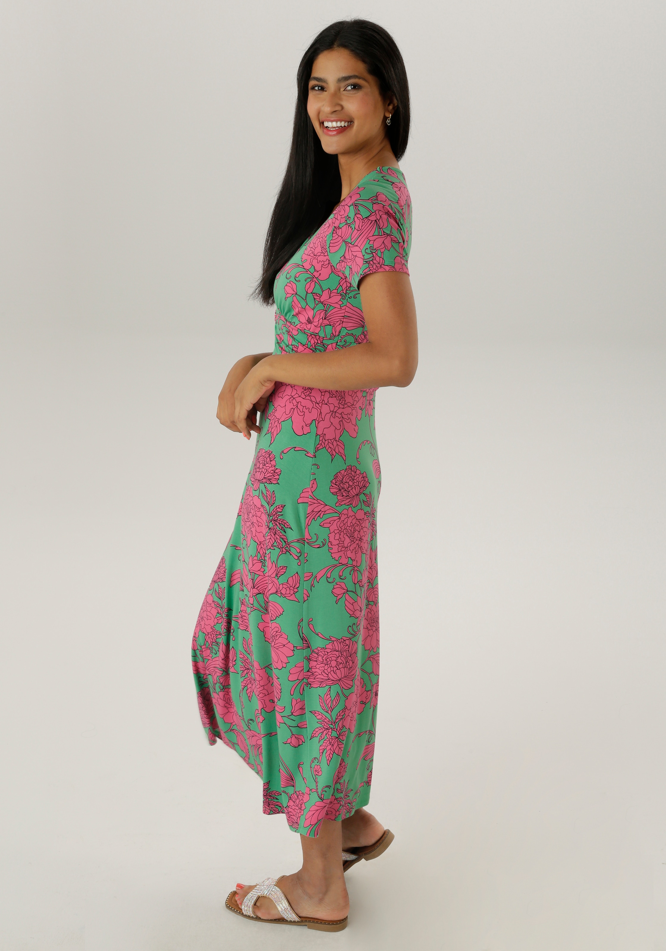 Aniston SELECTED Sommerkleid, mit abstrakten Blüten- und Blätterdruck