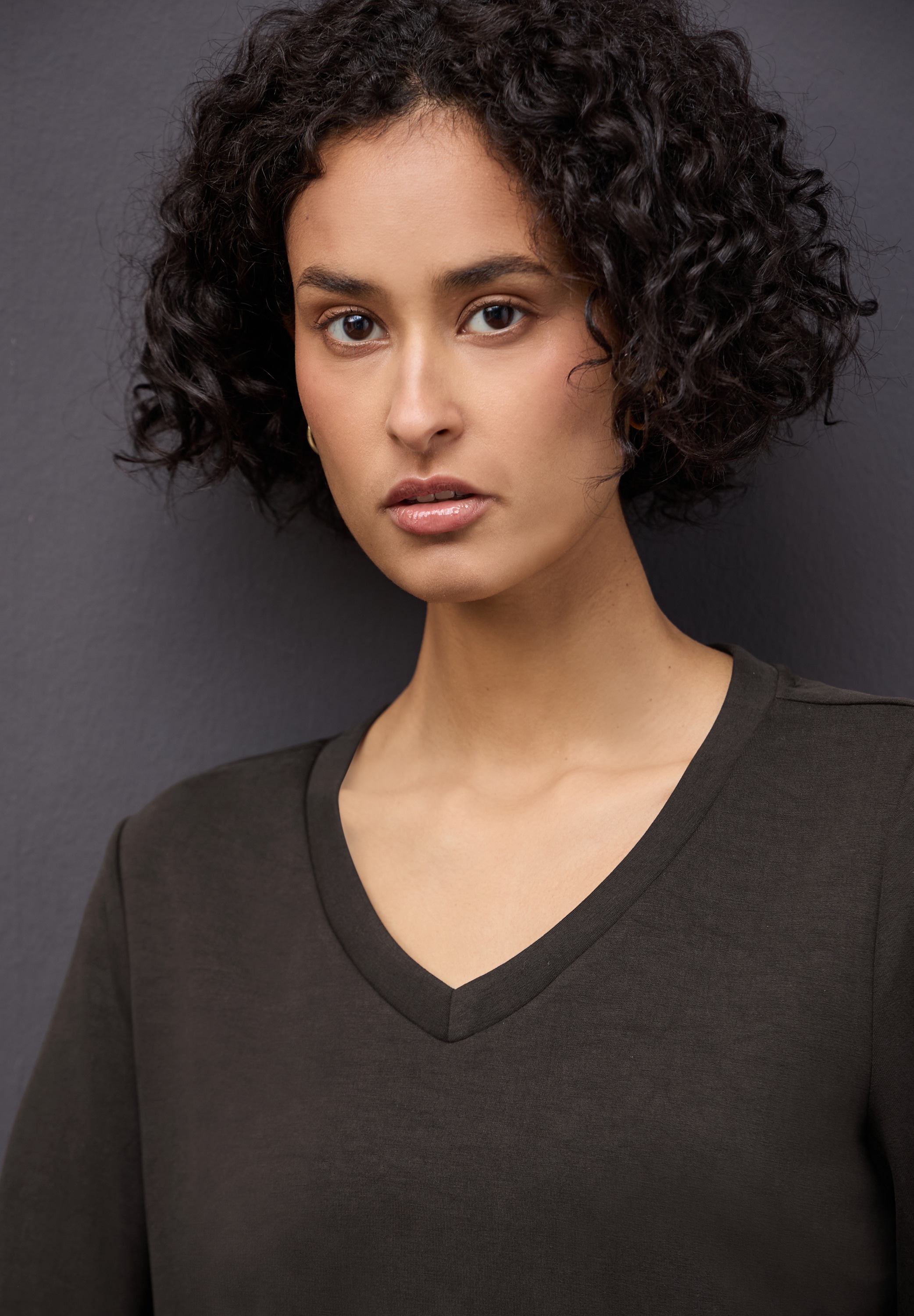 STREET ONE Sweatshirt , mit V-Ausschnitt
