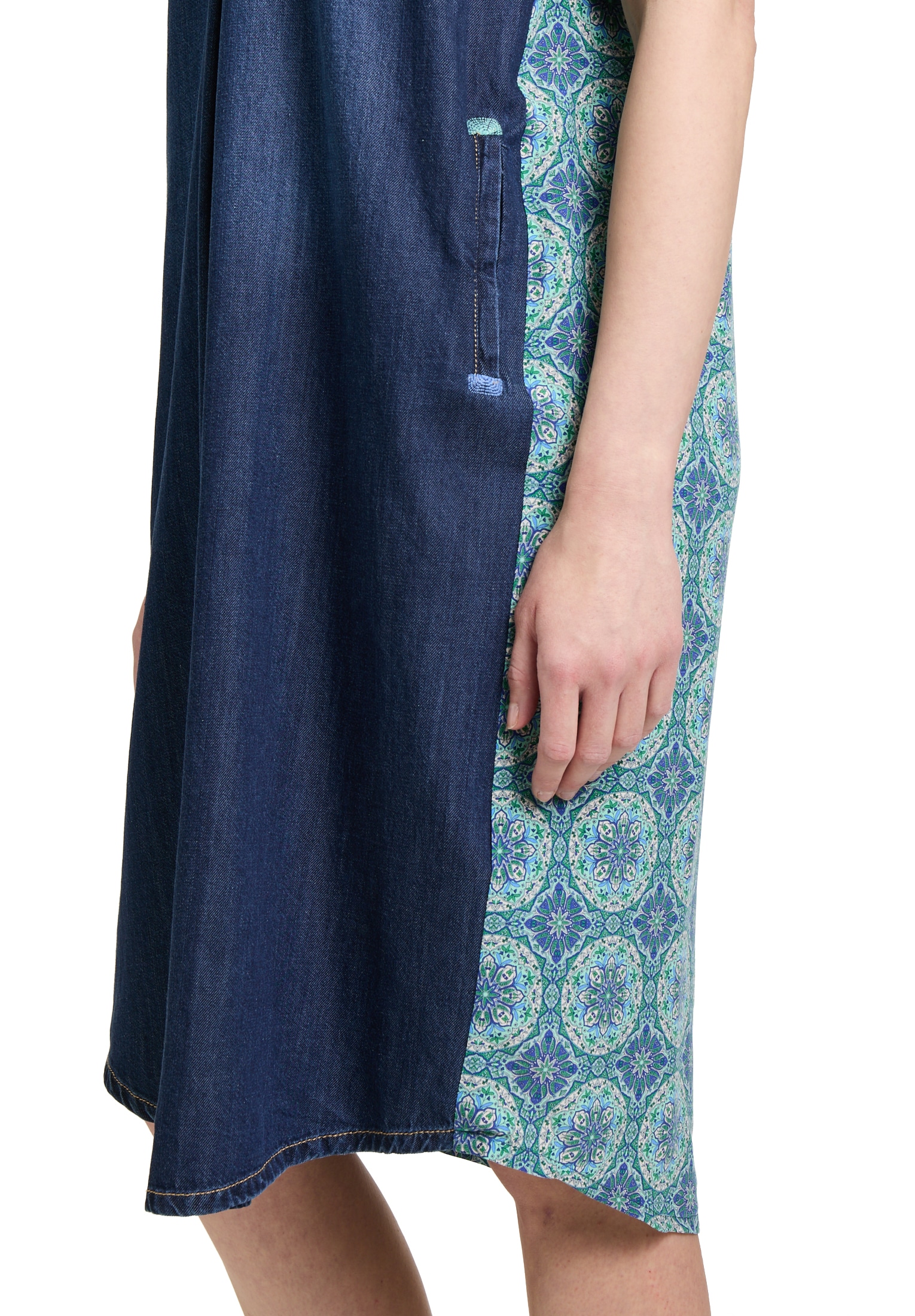 Cartoon Jeanskleid »Jeanskleid mit Patches«