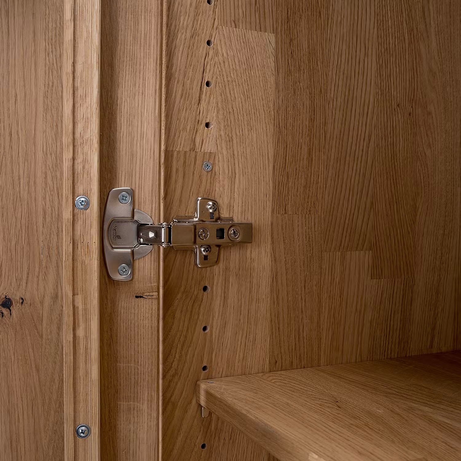 Home affaire Kleiderschrank »Azelie, aus Wildeiche«, Massivholz-Kleiderschrank, im 50 cm Raster planbar