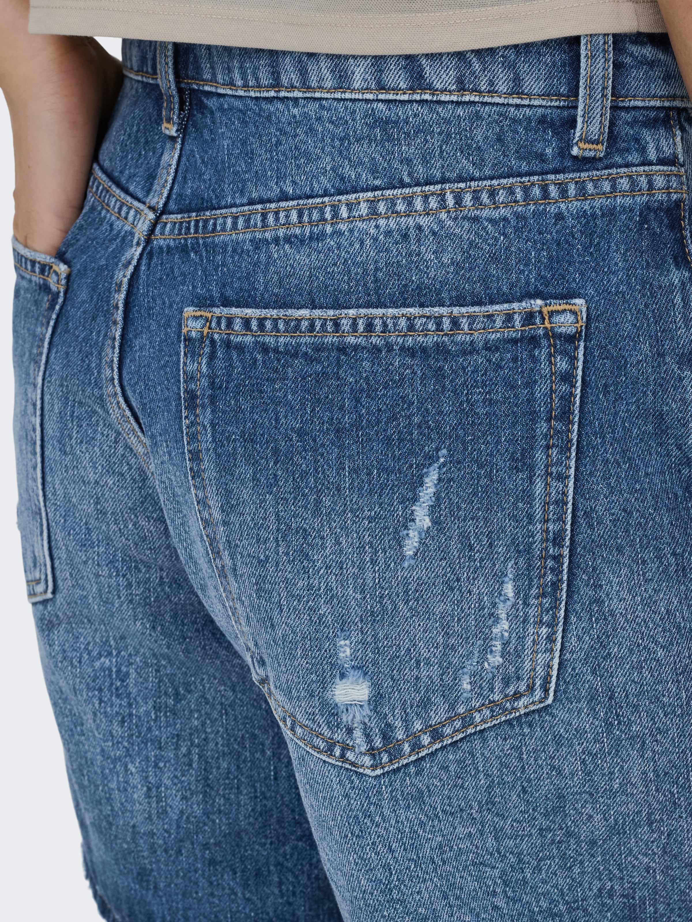 ONLY Jeansshorts »ONLMILTON MW DESTROY SHORT DNM« Baumwolle, Regular Waist, Destroyed Effekte