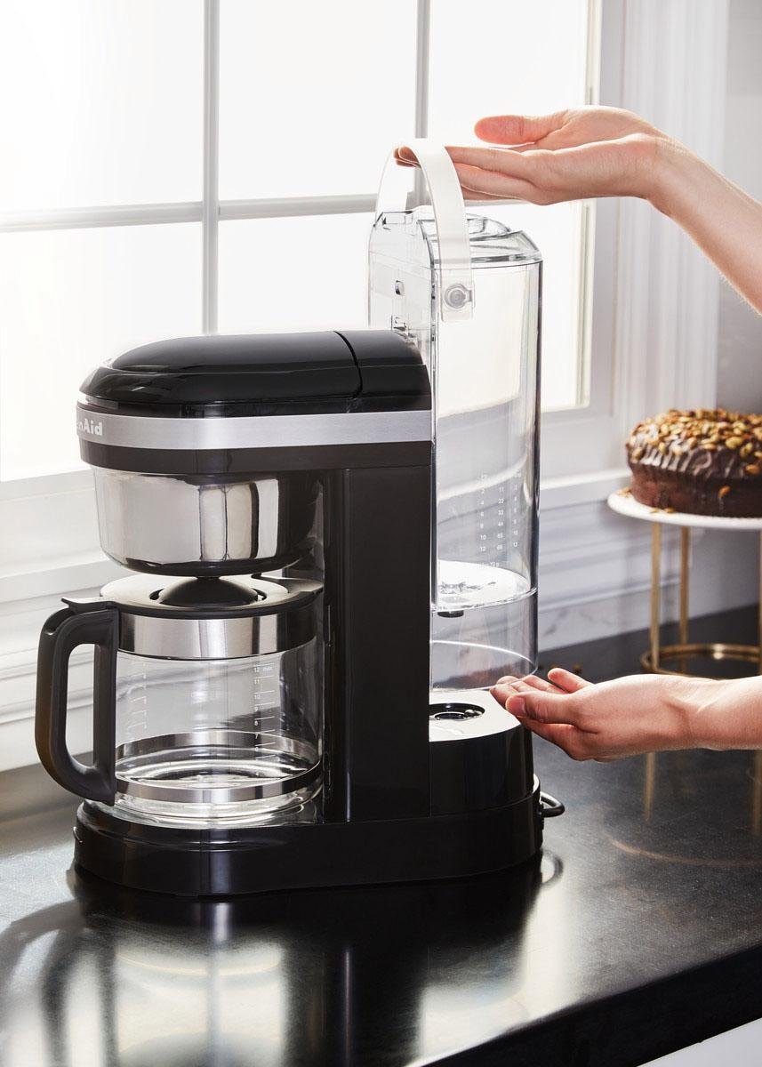 KitchenAid Filterkaffeemaschine »5KCM1209EOB ONYX BLACK«, 1,7 l Kaffeekanne, goldfarbener Permanentfilter, Drip-Kaffeemaschine mit spiralförmigem Wasserauslass