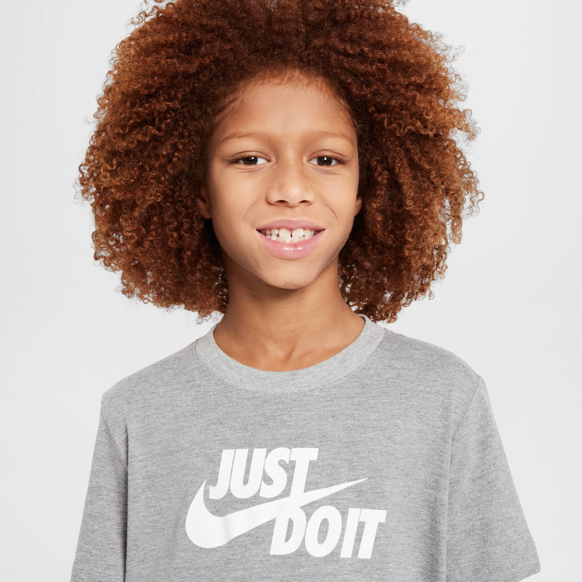 Nike Sportswear T-Shirt »Nike Sportswear Big Kids' T-Shirt« klassische Passform, sportlicher Stil, in verschiedenen US-Größen