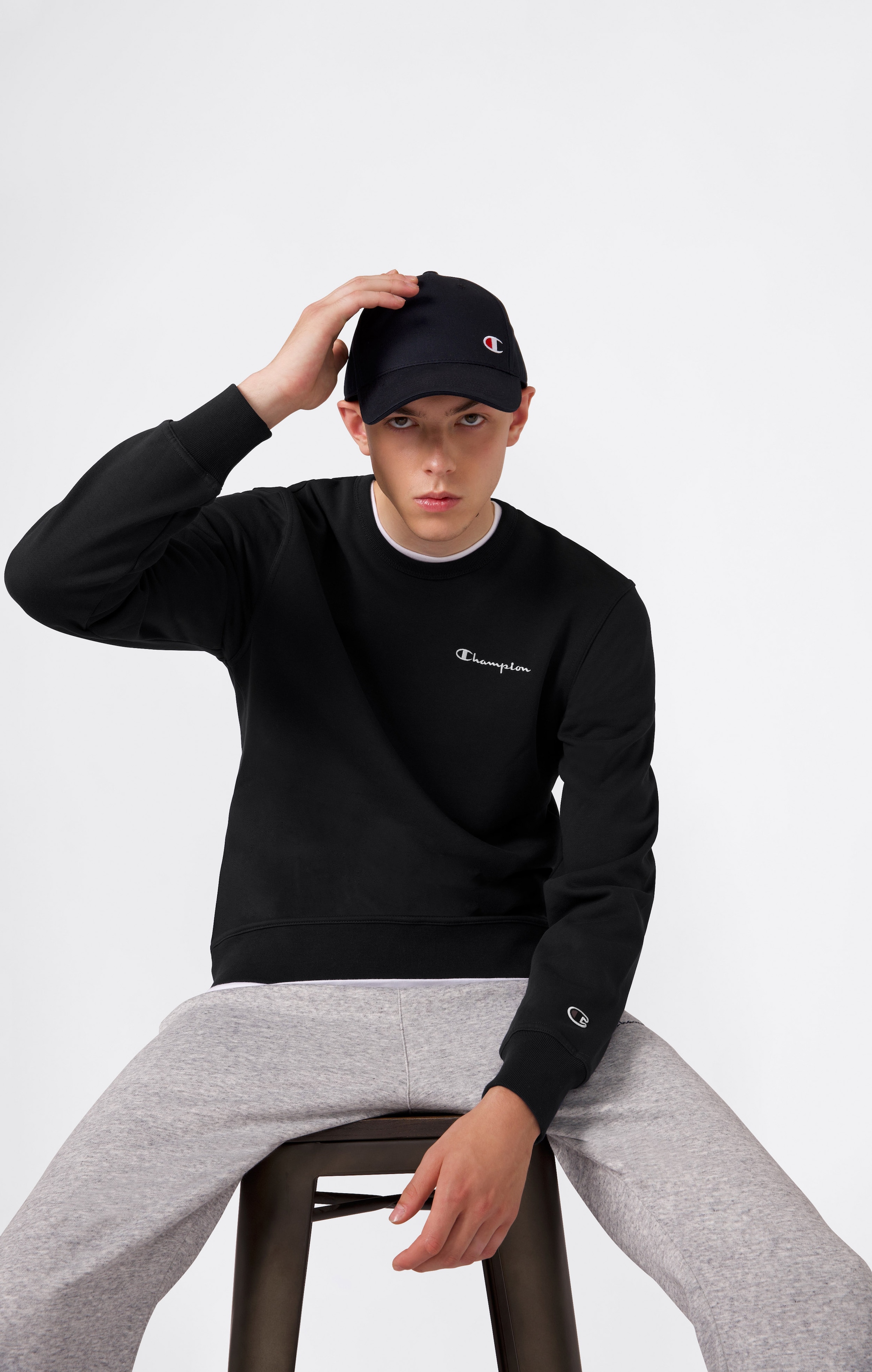 Champion Sweatshirt »ICONS CONTRAST Fleece Crewneck Sweatshirt«
