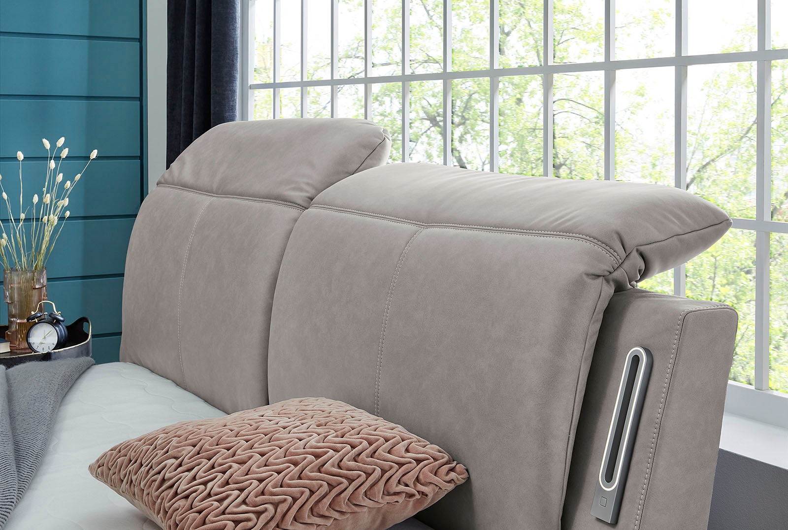 Jockenhöfer Gruppe Boxspringbett »Movie Star«, mit versenkbarem TV-Lift, Fernbedienung, LED-Licht, USB-Ladestation und verstellbaren Kopfstützen