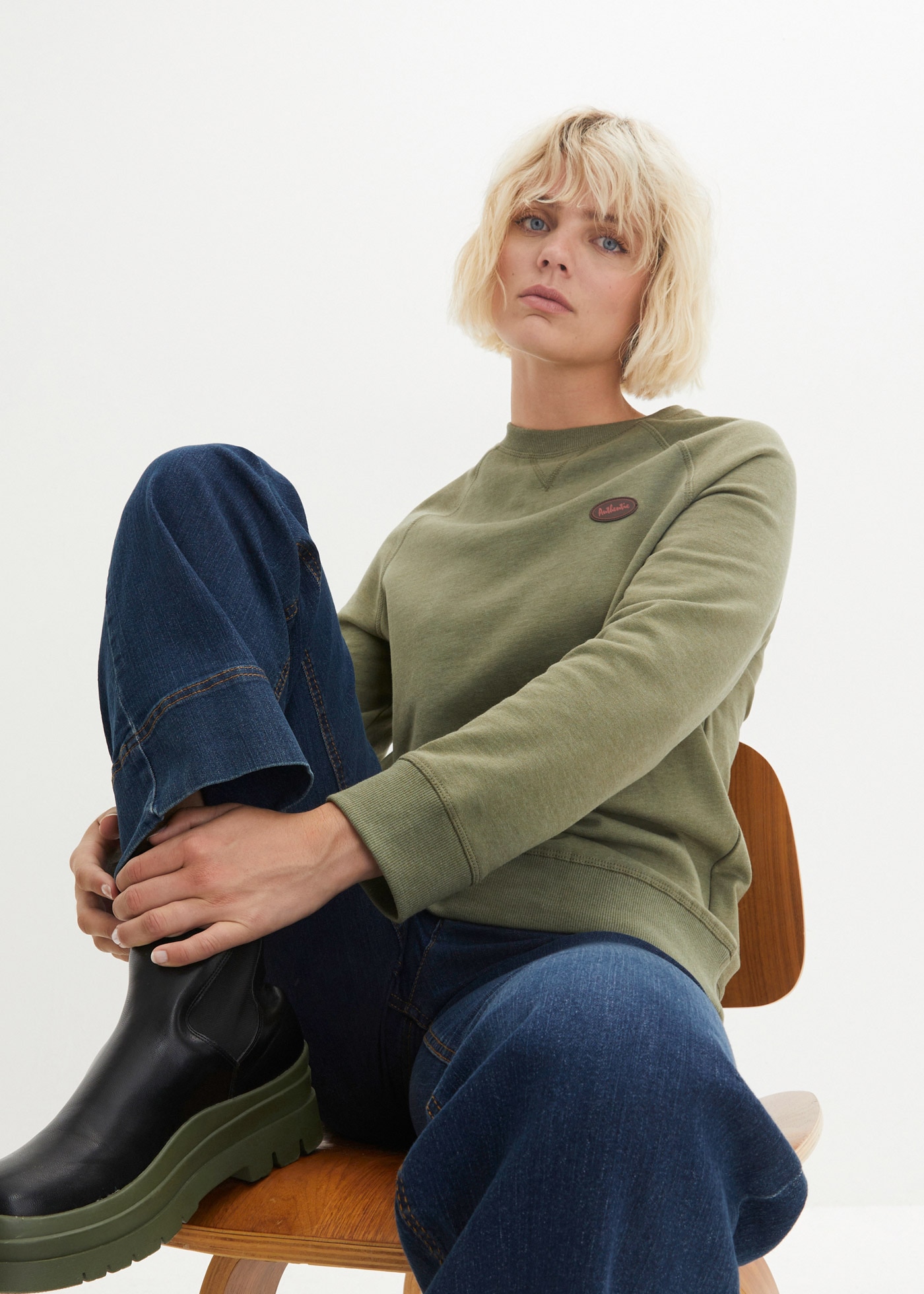 bonprix Sweatshirt, 2 Stk. bequeme Passform, hüftbedeckende Länge, mit Rundhalsausschnitt
