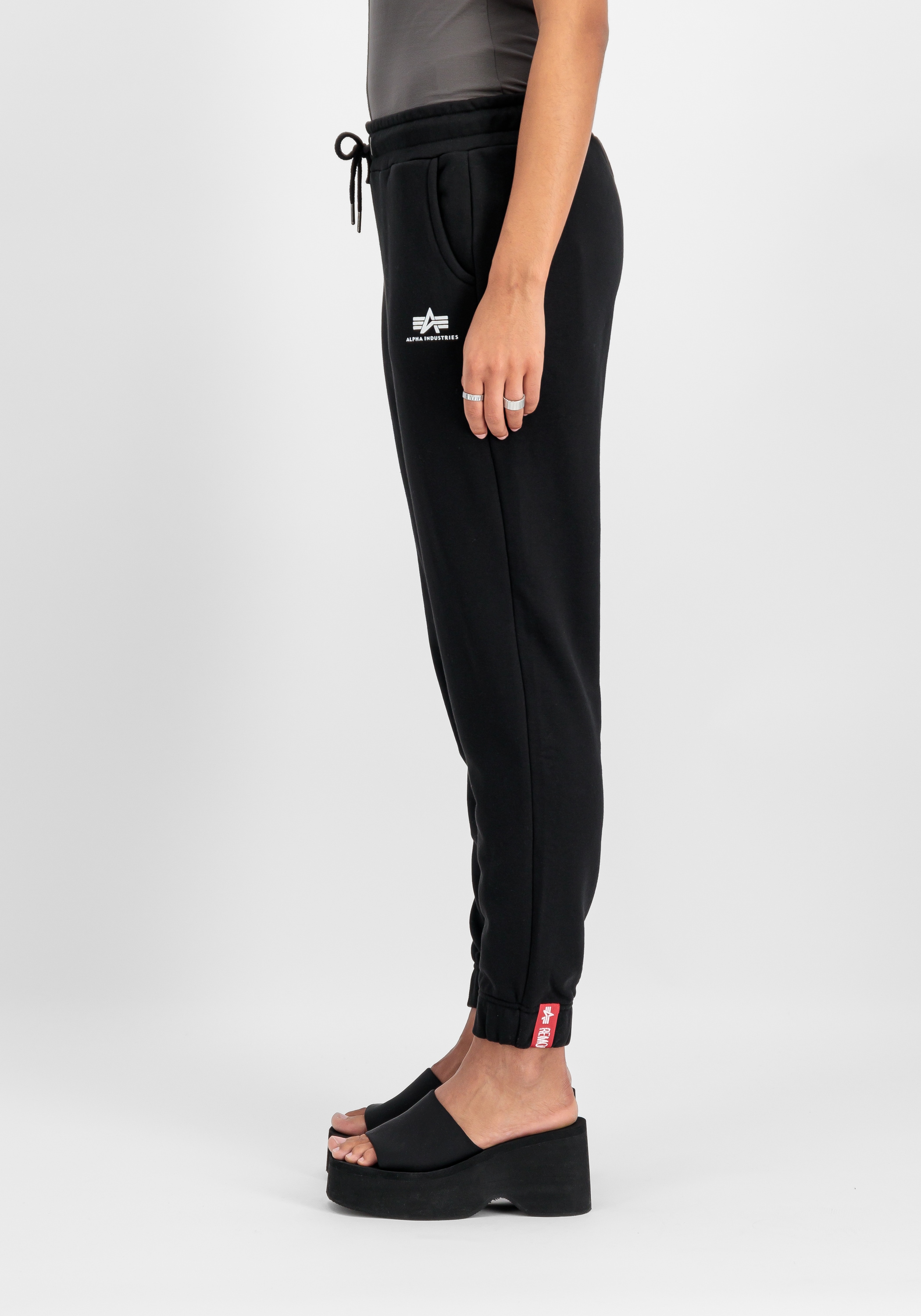 Alpha Industries Jogginghose »Alpha Industries Women - Jogger Basic Jogger Small Logo Wmn«