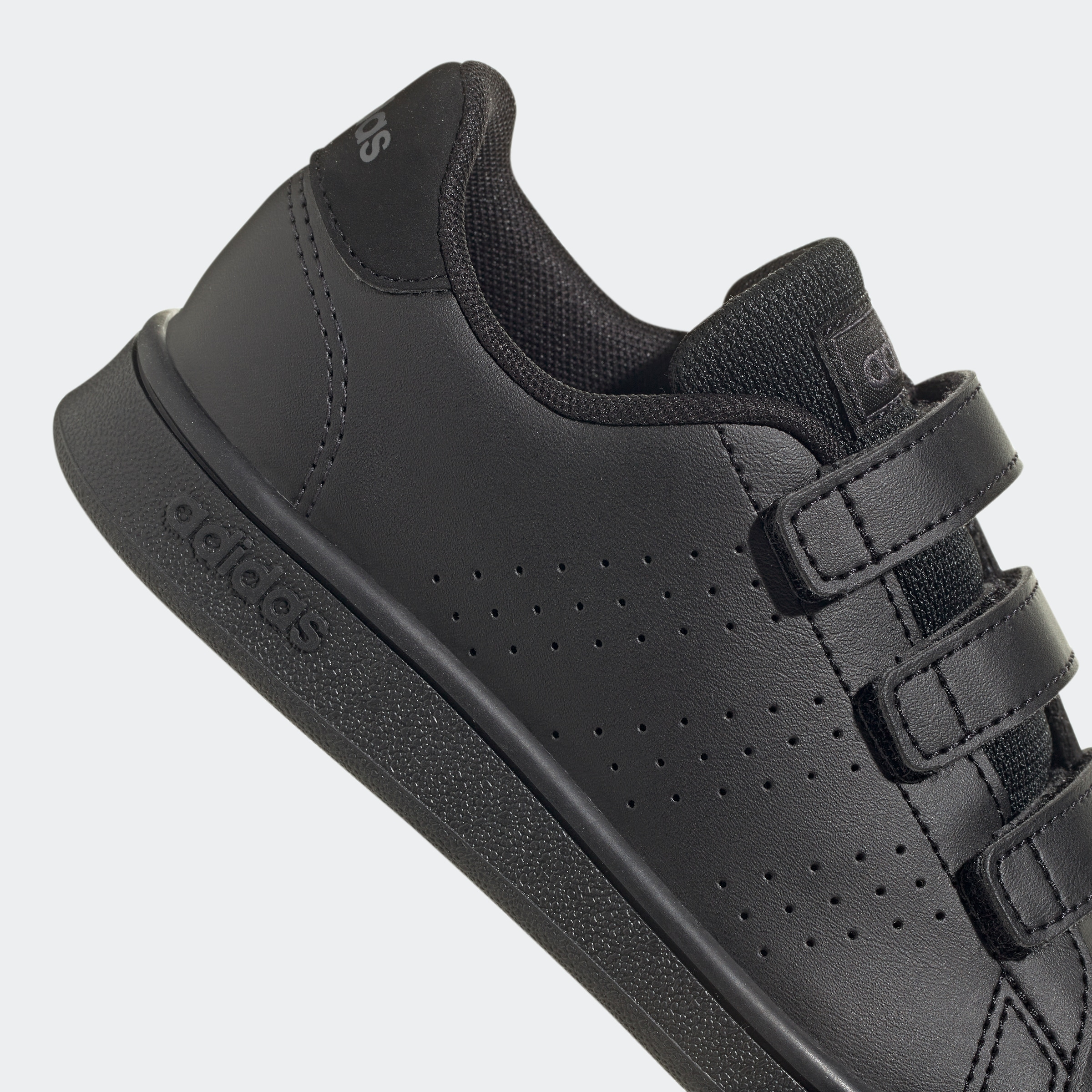 adidas Sportswear Sneaker »ADVANTAGE COURT LIFESTYLE HOOK-AND-LOOP«, Design auf den Spuren des adidas Stan Smith