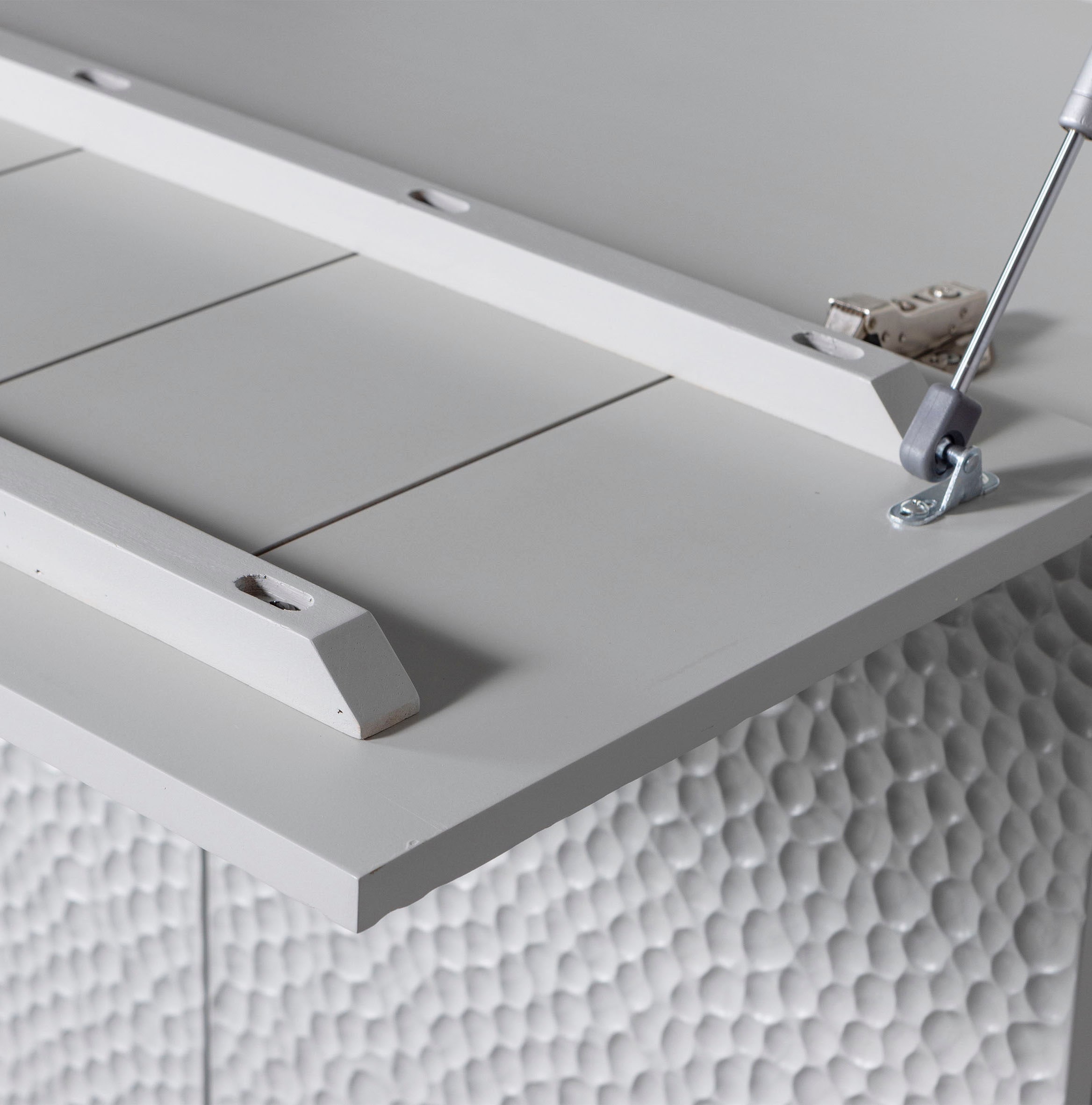 WOOOD Barschrank »Carve«, mit grafischen Muster, Breite 90 cm