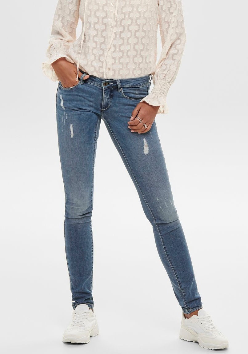 Only Skinny-fit-Jeans »ONLCORAL LIFE«, mit kleinen Destroyed-Effekten