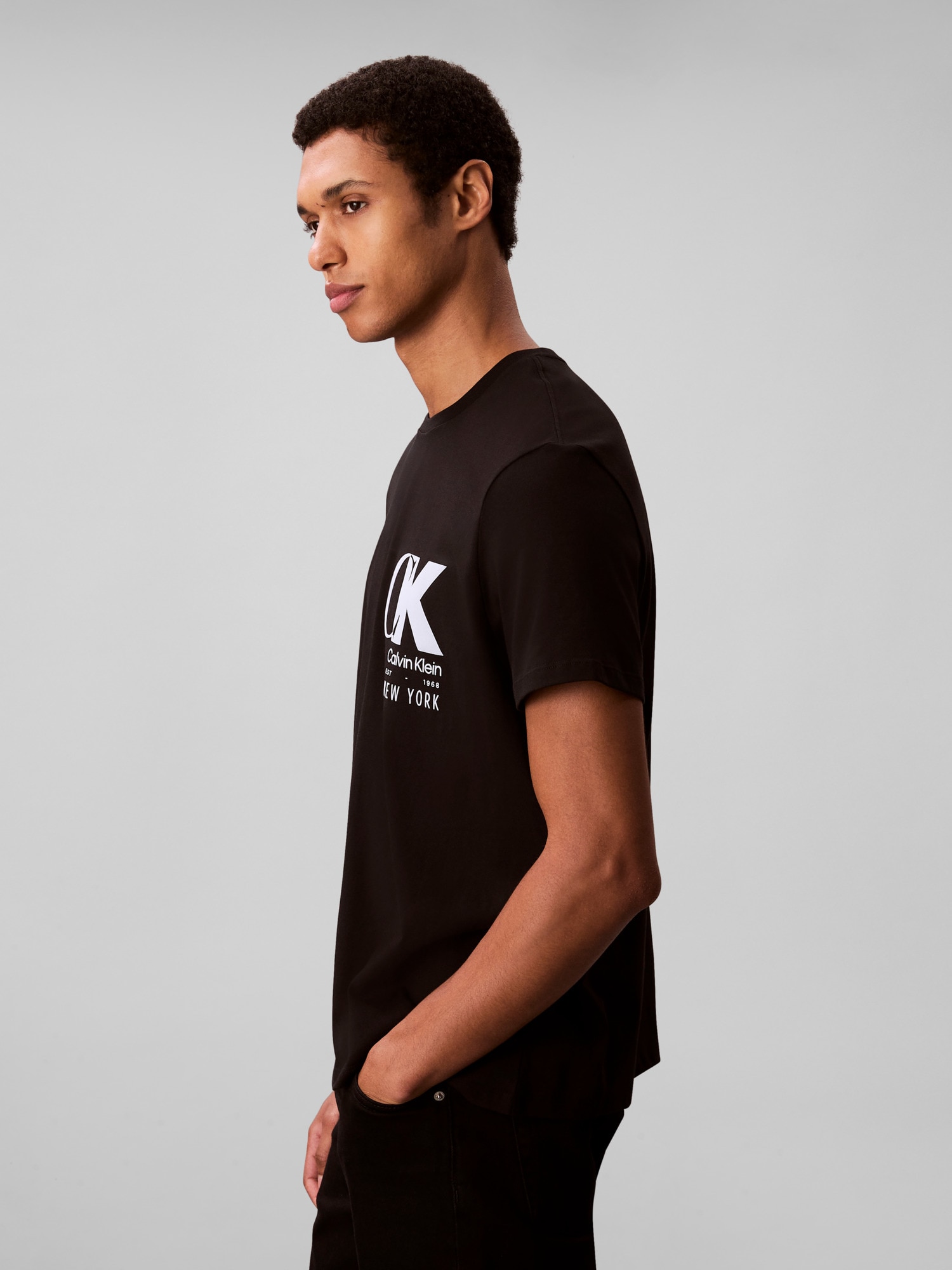 Calvin Klein T-Shirt »SS 20S EU CK OVERLAP GRAPHIC TEE«, Mit Rundhalsausschnitt, regular fit