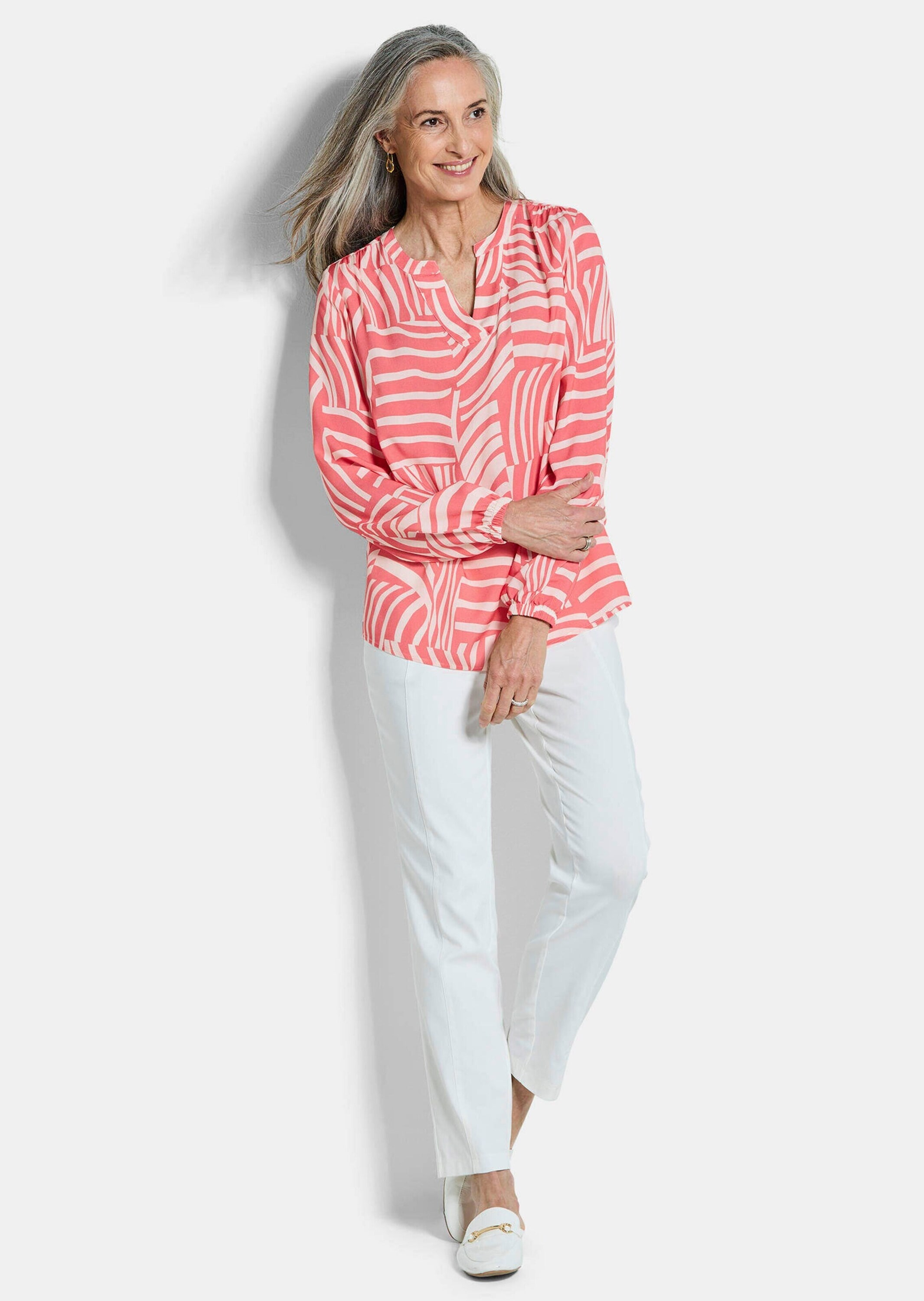 GOLDNER Schlupfbluse »Grafische Viskosebluse mit Schlitz« Gummibündchen am Armabschluss