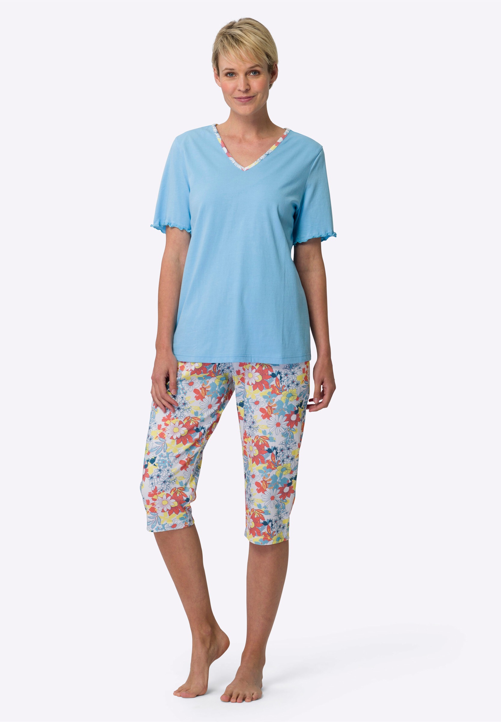 Sieh an! Capri-Pyjama »Capri-Schlafanzug Capri-Schlafanzug mit V-Ausschnitt, floral bedruckt« 1 Stk.