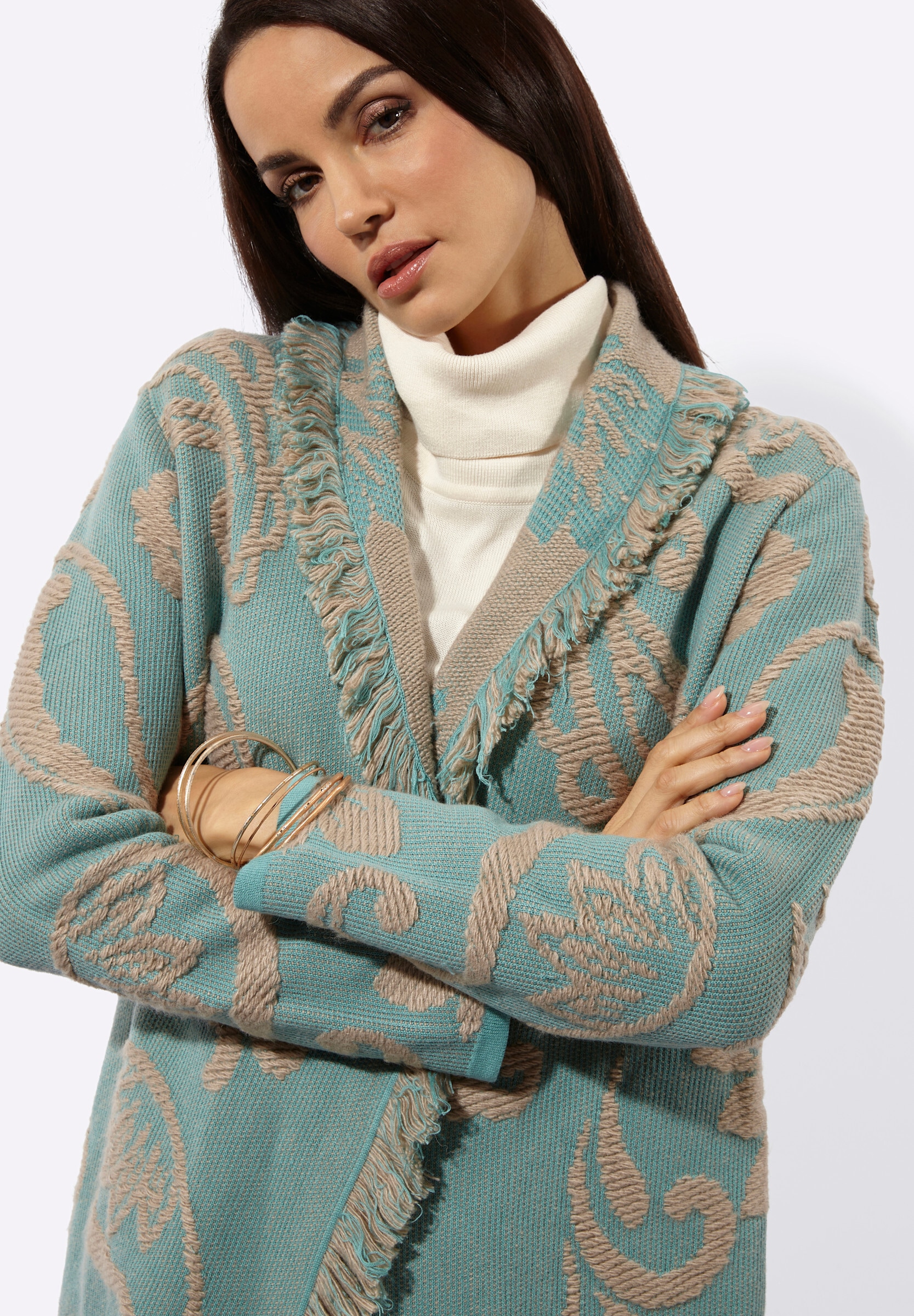creation L Strickjacke »Jacquard-Strickjacke Cardigan mit zweifarbigen Fransen«