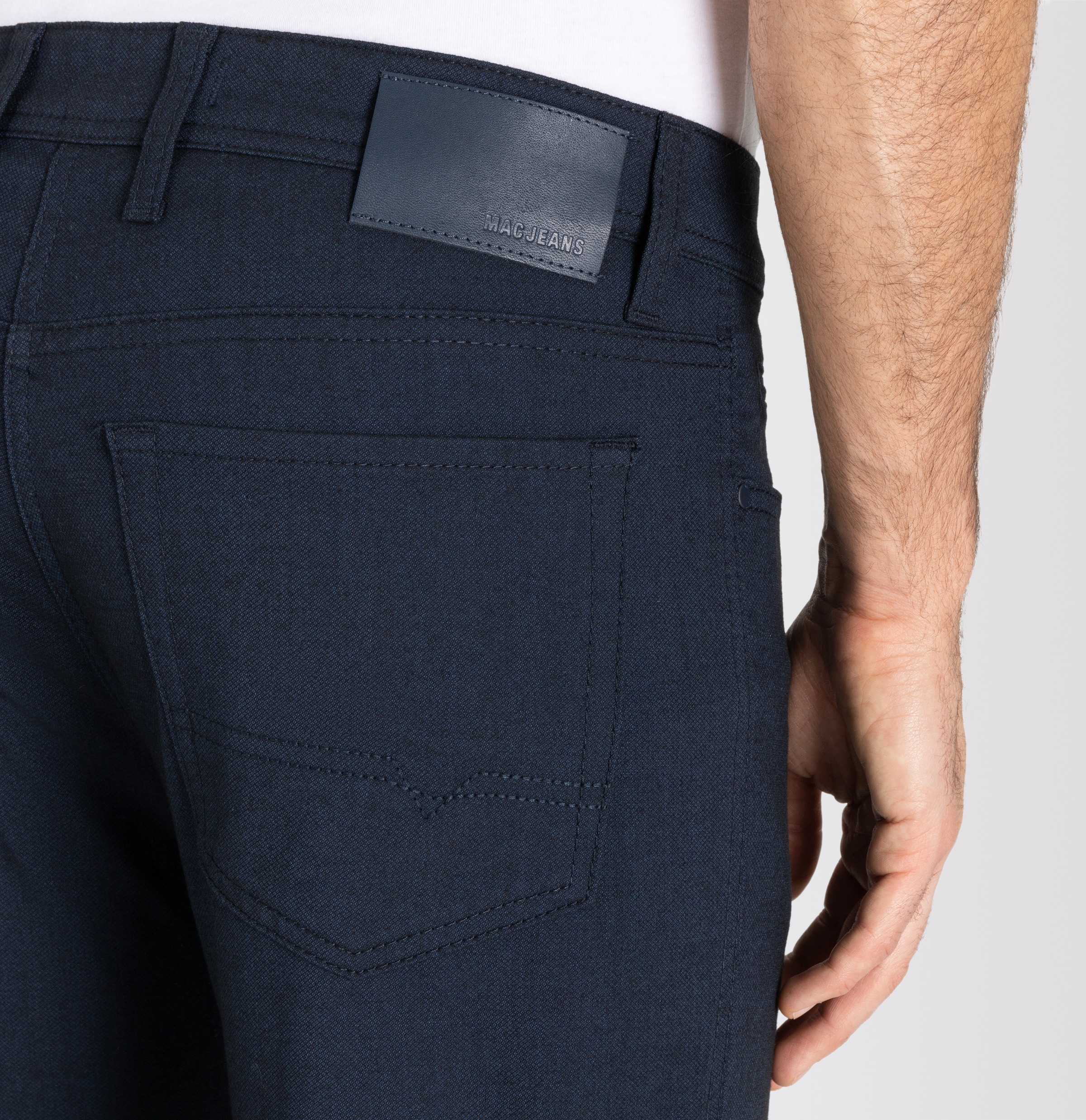 MAC Straight-Jeans »Arne«, in gepflegter Optik, mit Stretch